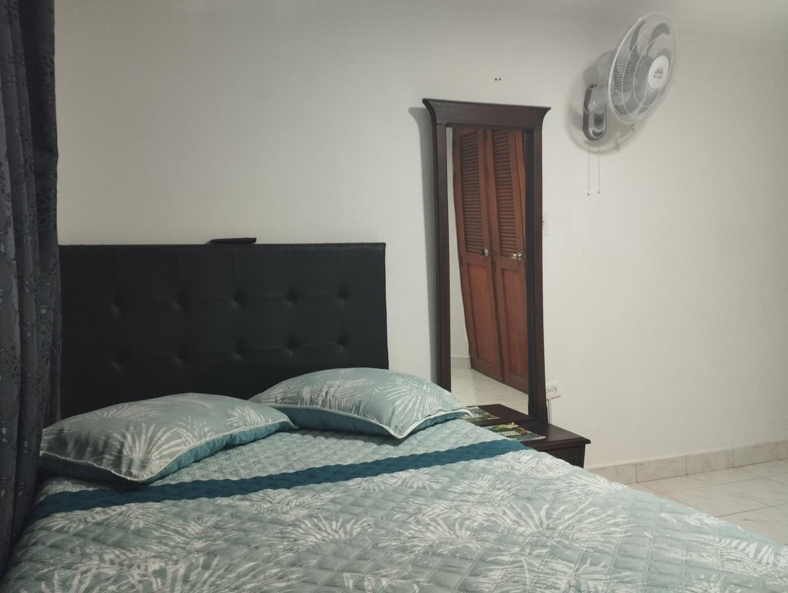 Aparta estudio cerca a todo.