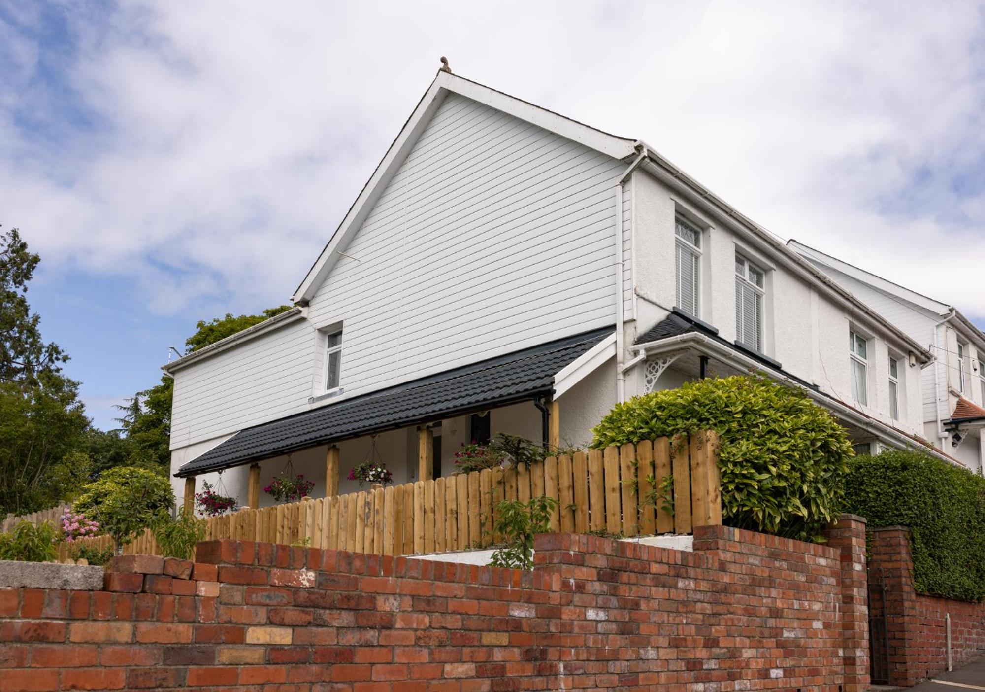 Hotel James' Place at The Park - Image 1