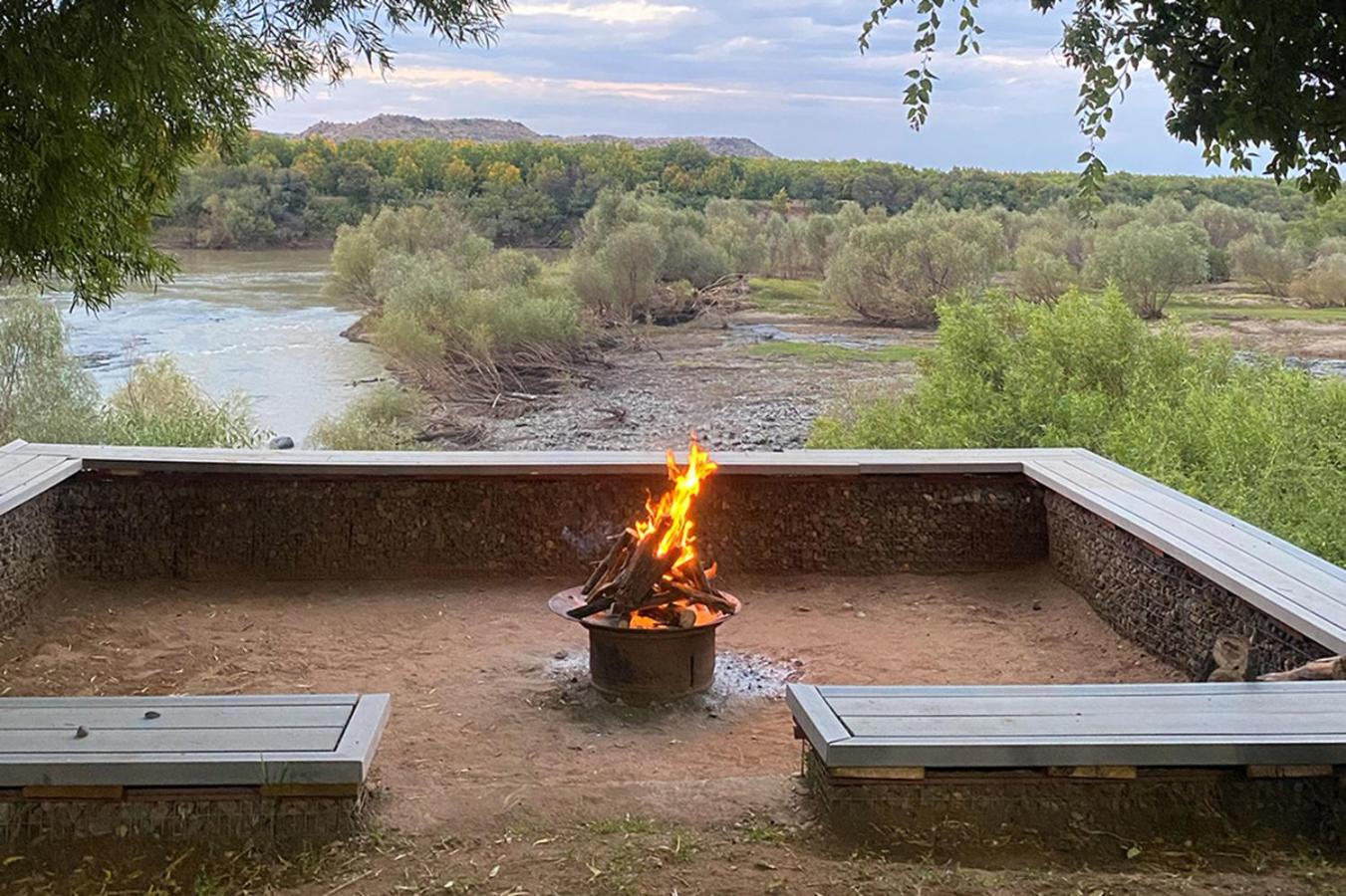 Gkhui Gkhui River Lodge
