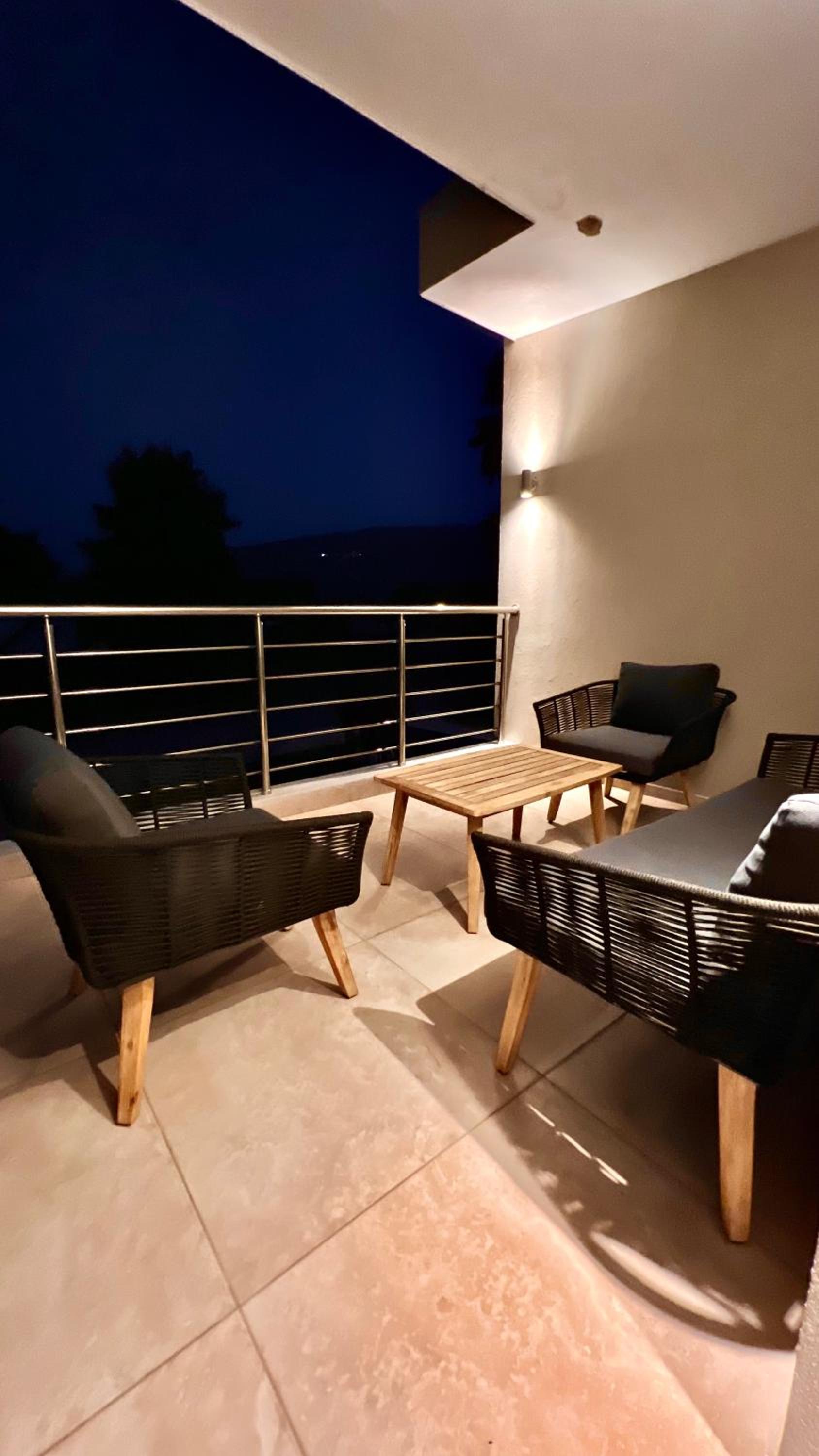 Anesi Suites & Rooms view 4