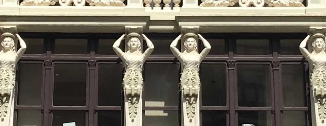 CARIATIDES SKY APARTMENT