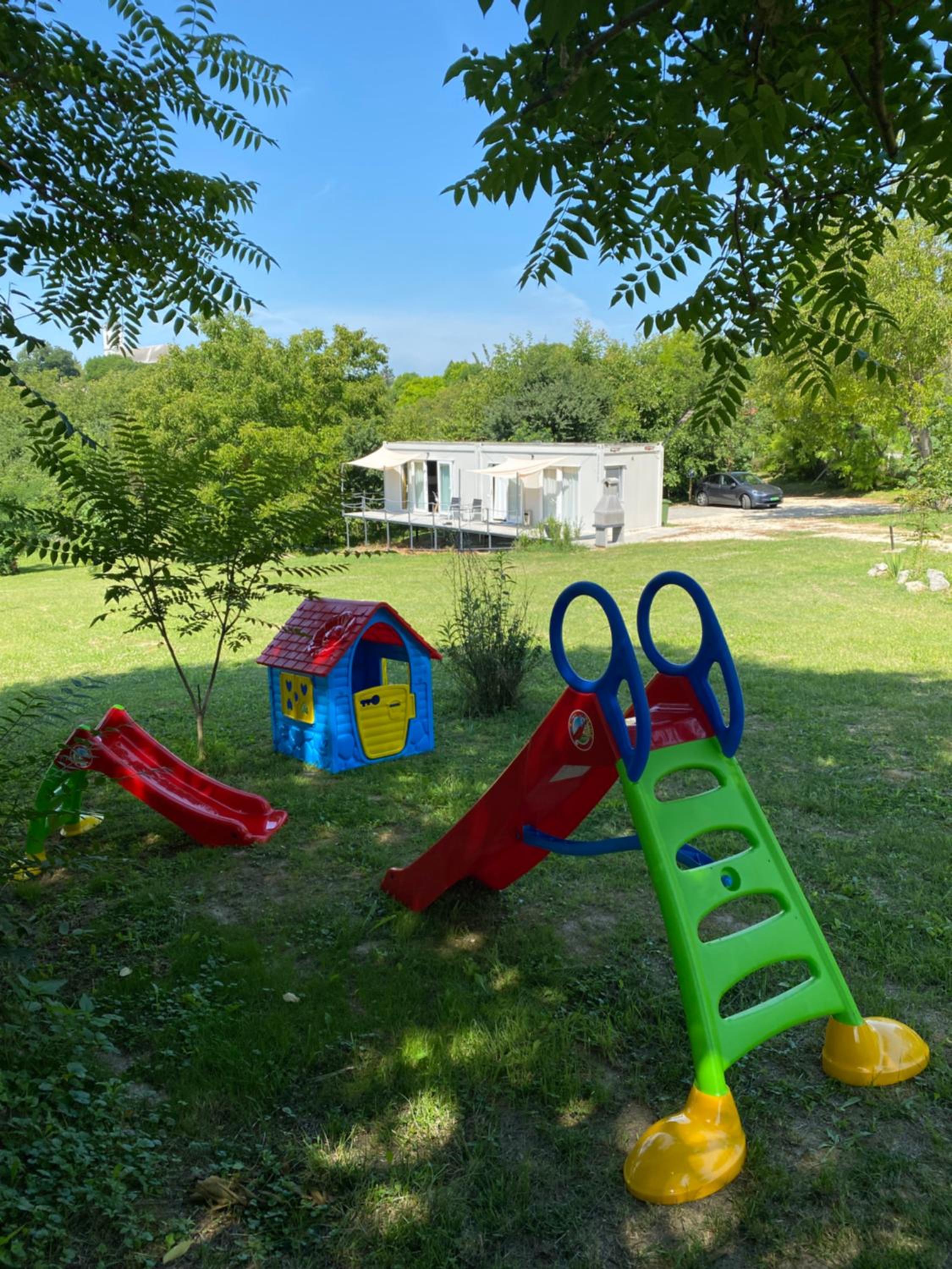JANUS COUNTRY SITE Üdülőházak