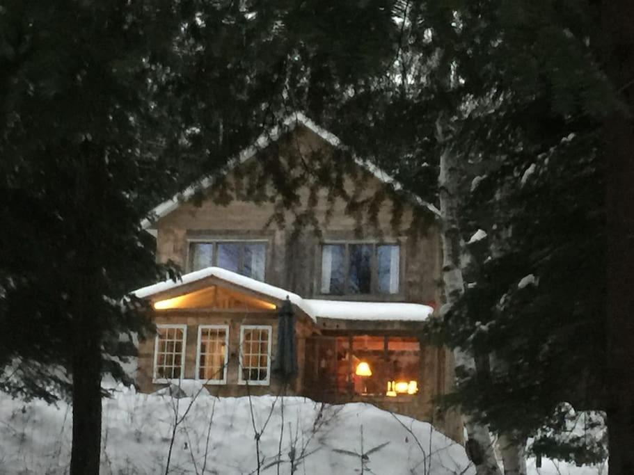 Charming Cottage In a Peaceful Forest & Calm River