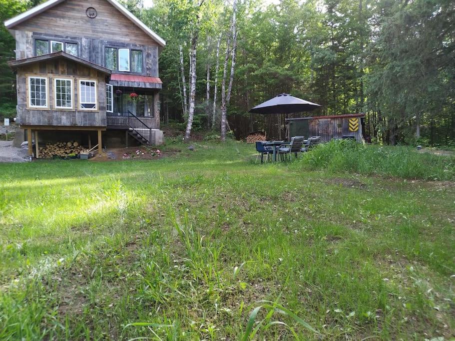 Charming Cottage In a Peaceful Forest & Calm River