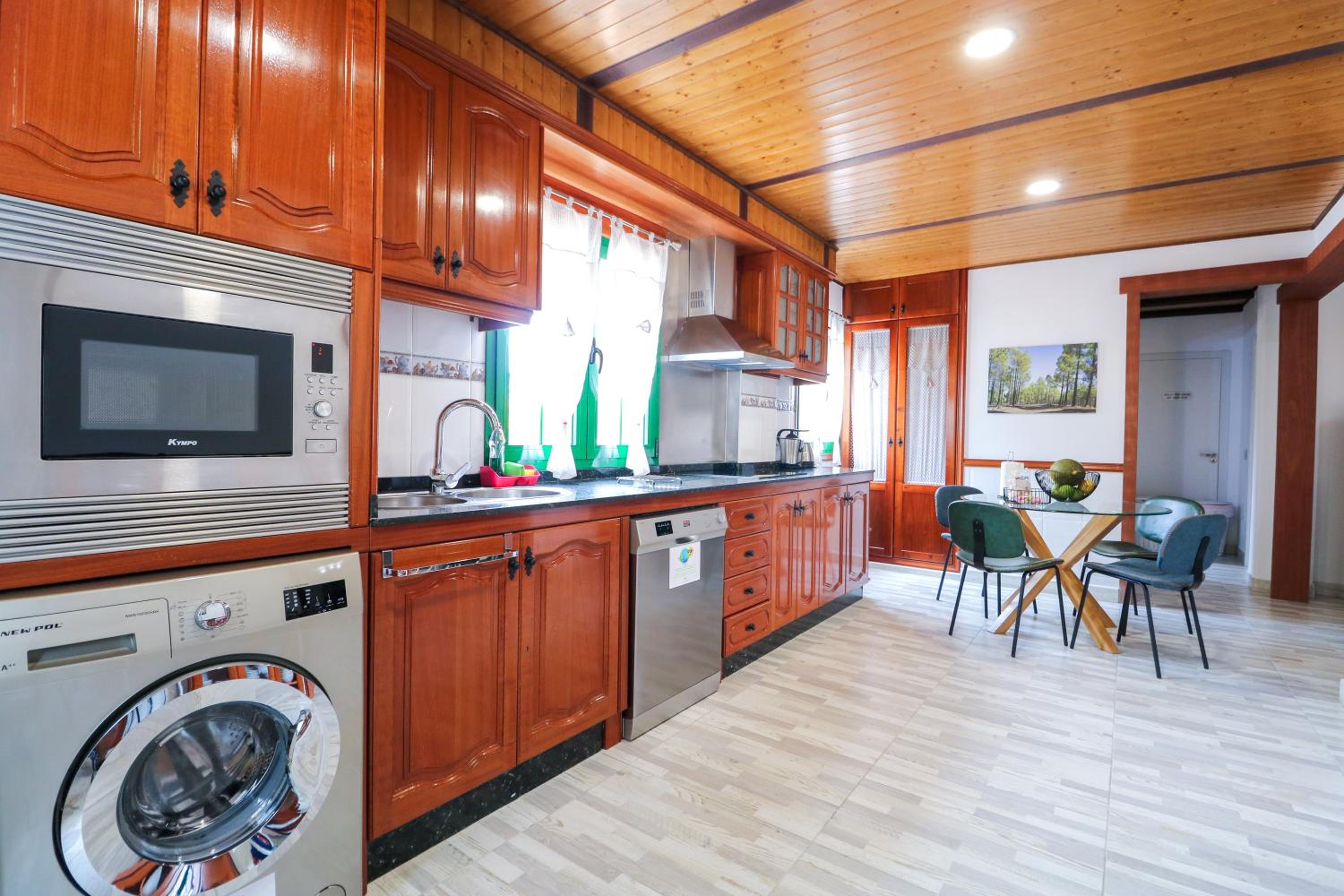 Majestic Mountain Villa with heated pool