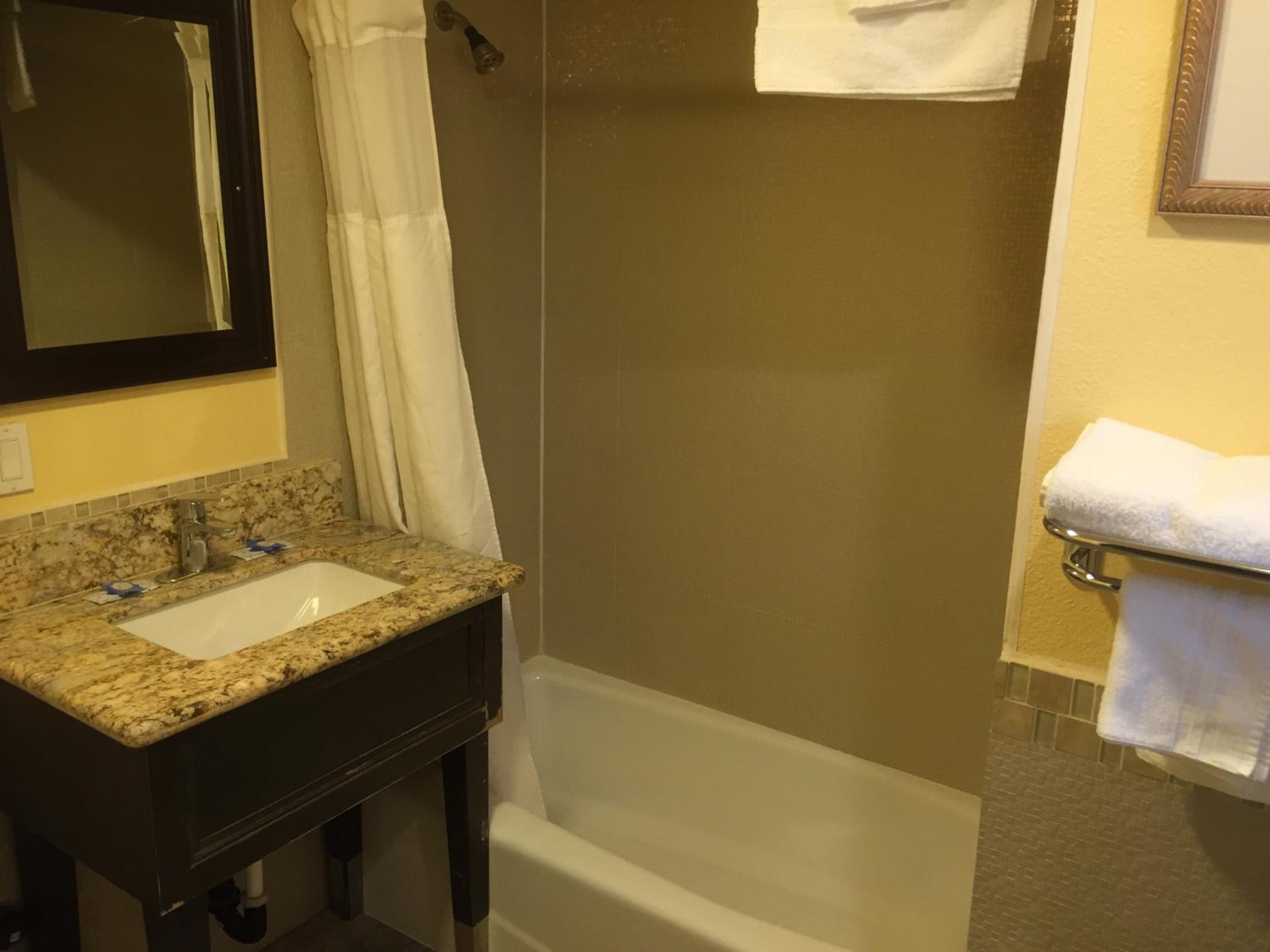 Ventura Vacations - Bayshore Inn Ventura - Property Image 41