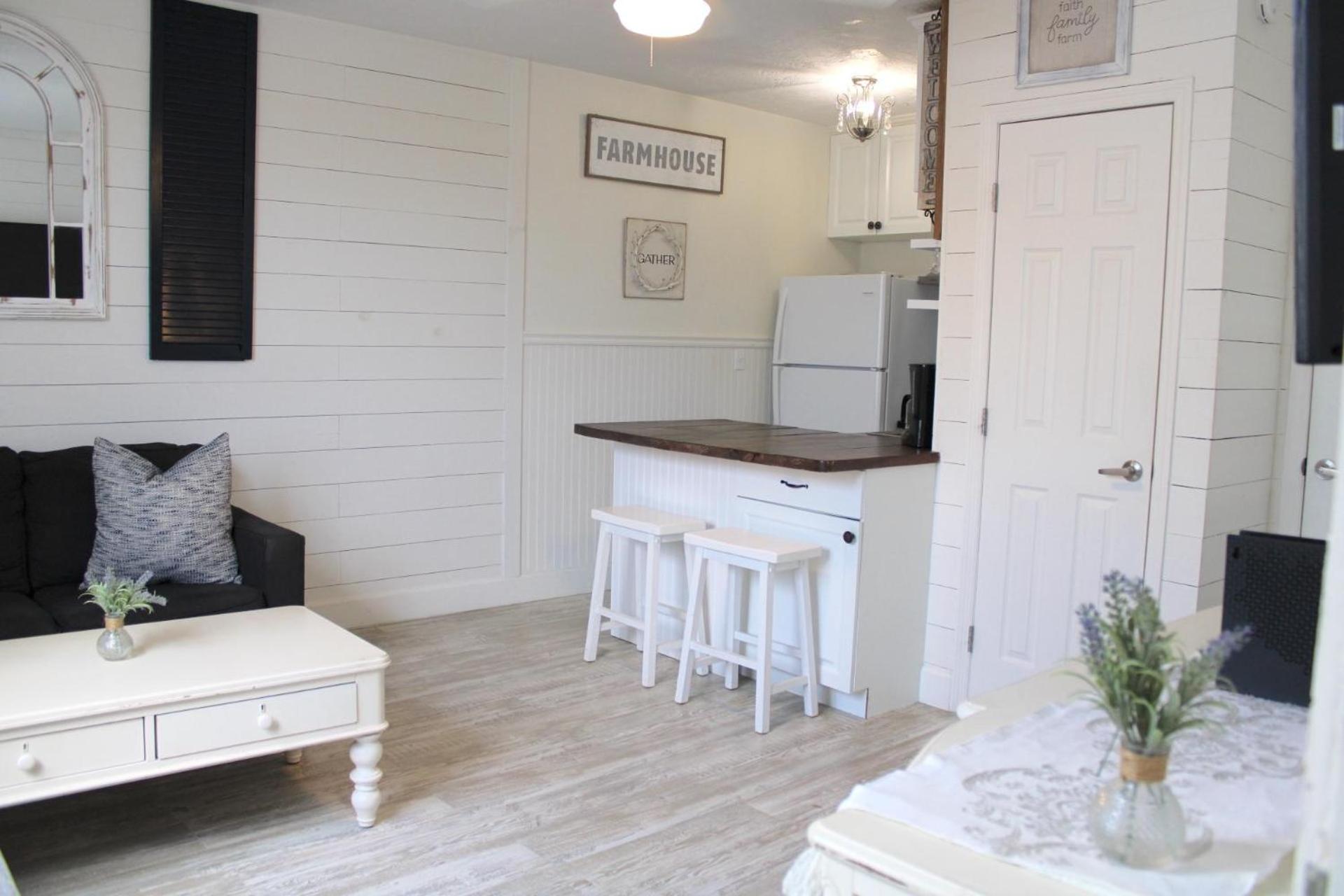 Cozy Beachside Cottage Studio