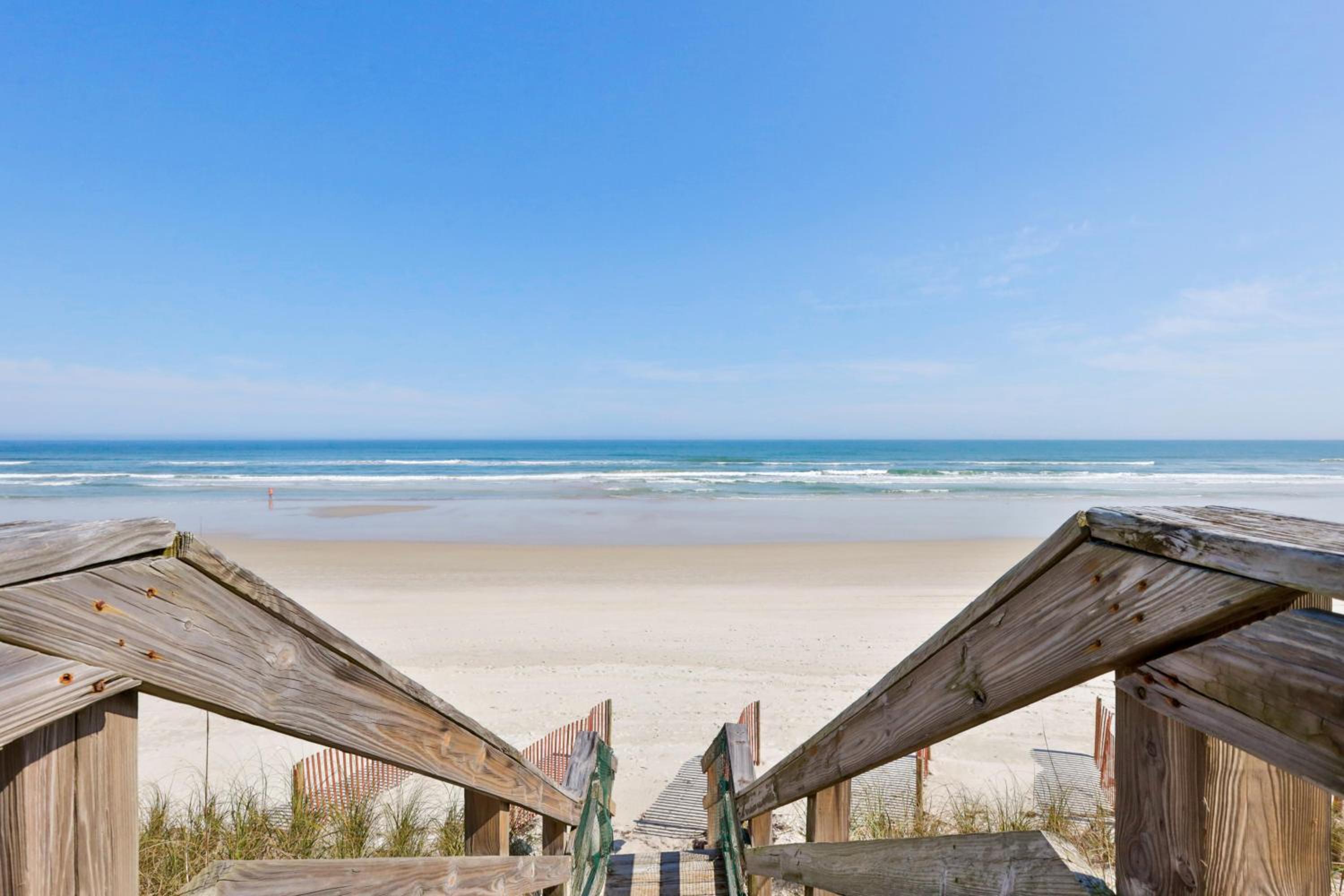 Cozy Beachside Cottage Studio