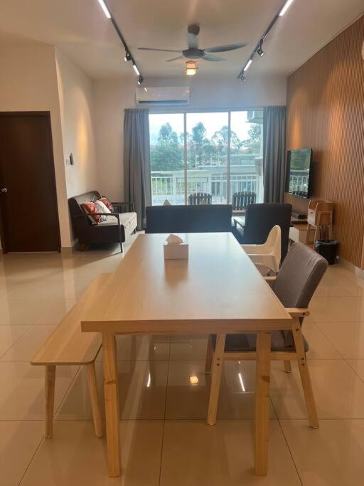 Muji Wi-Fi Aircond HomeStay photo 6