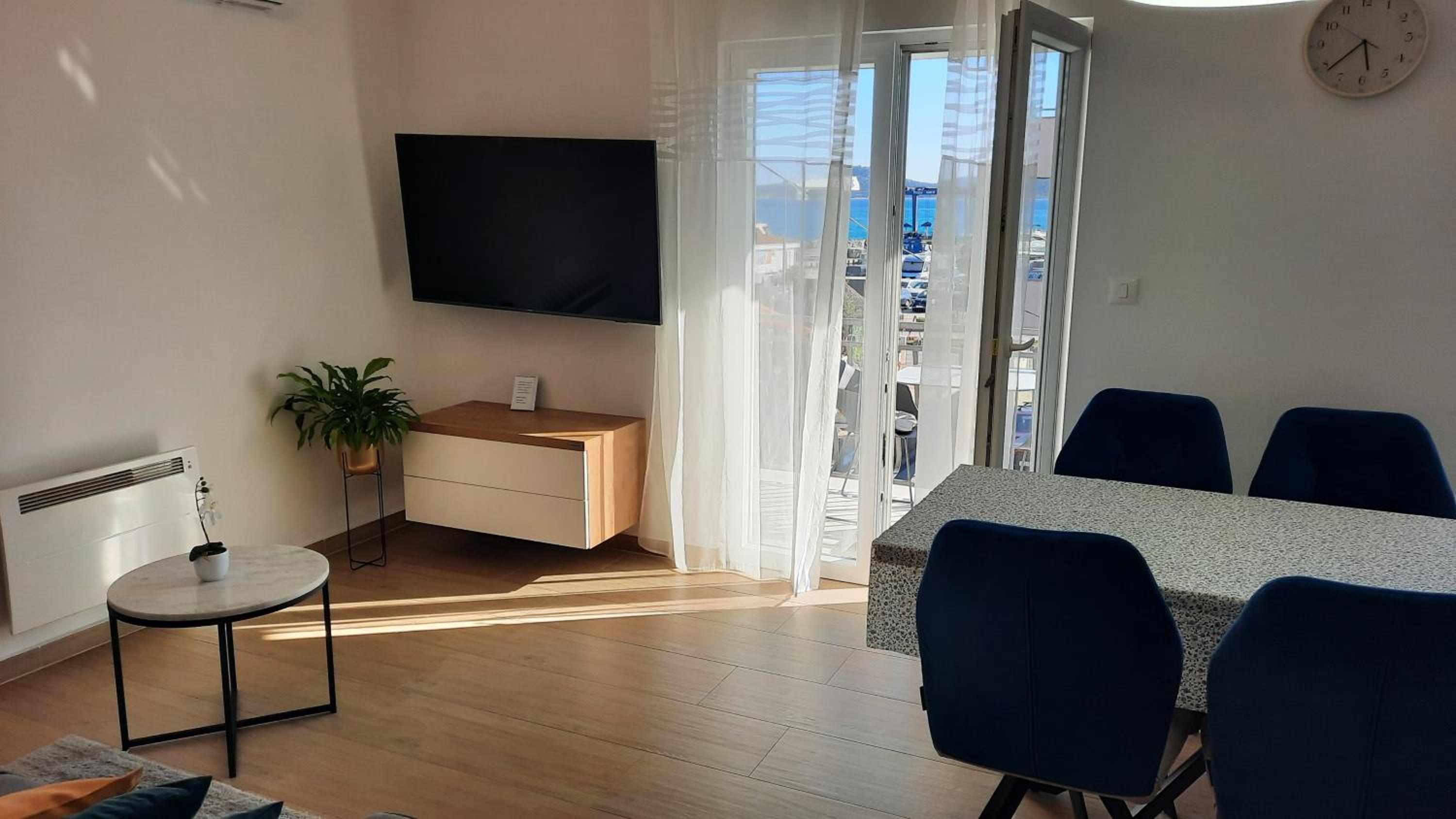Luxury Apartments Marina View