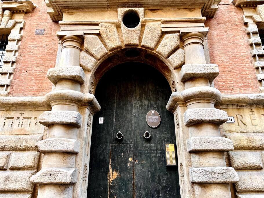 House of Lovers - Historic Center