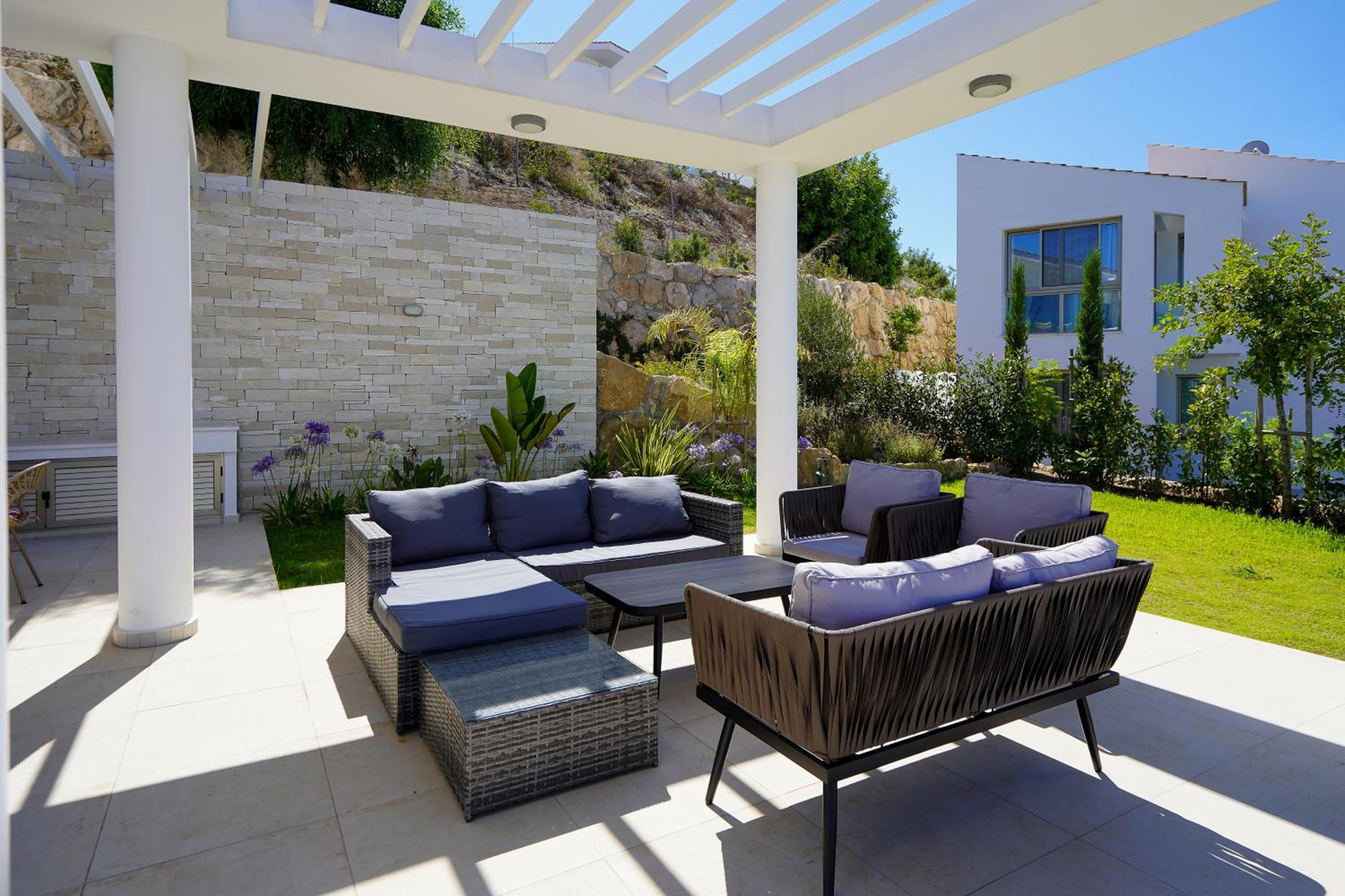 Resitour - Karina Heights Villas