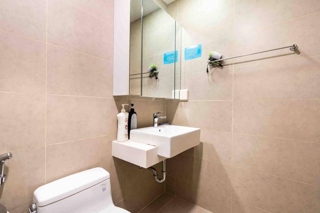 Best price one br apartment/Ben Van Don