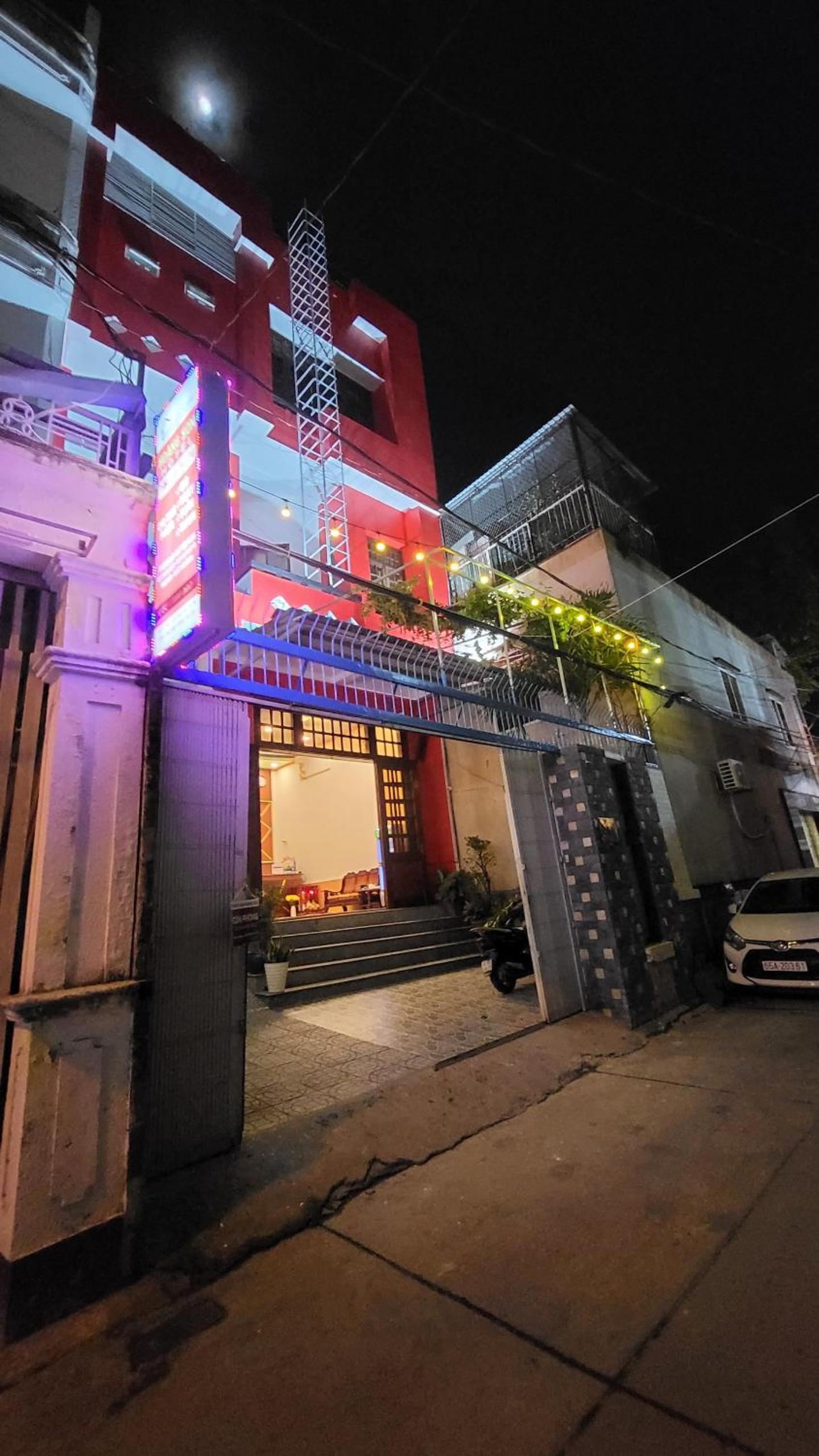 Hoàng Sơn's Home
