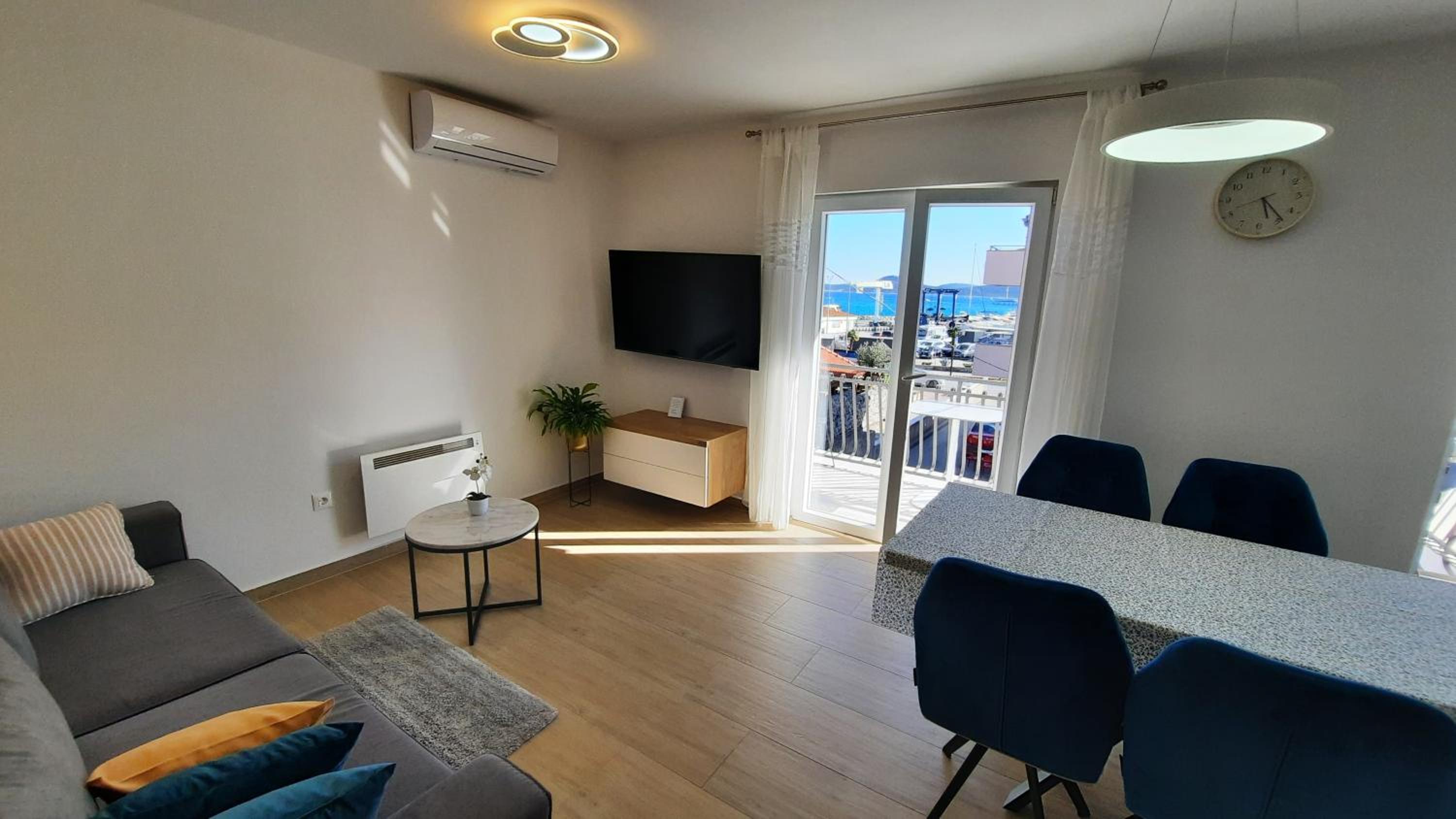 Luxury Apartments Marina View