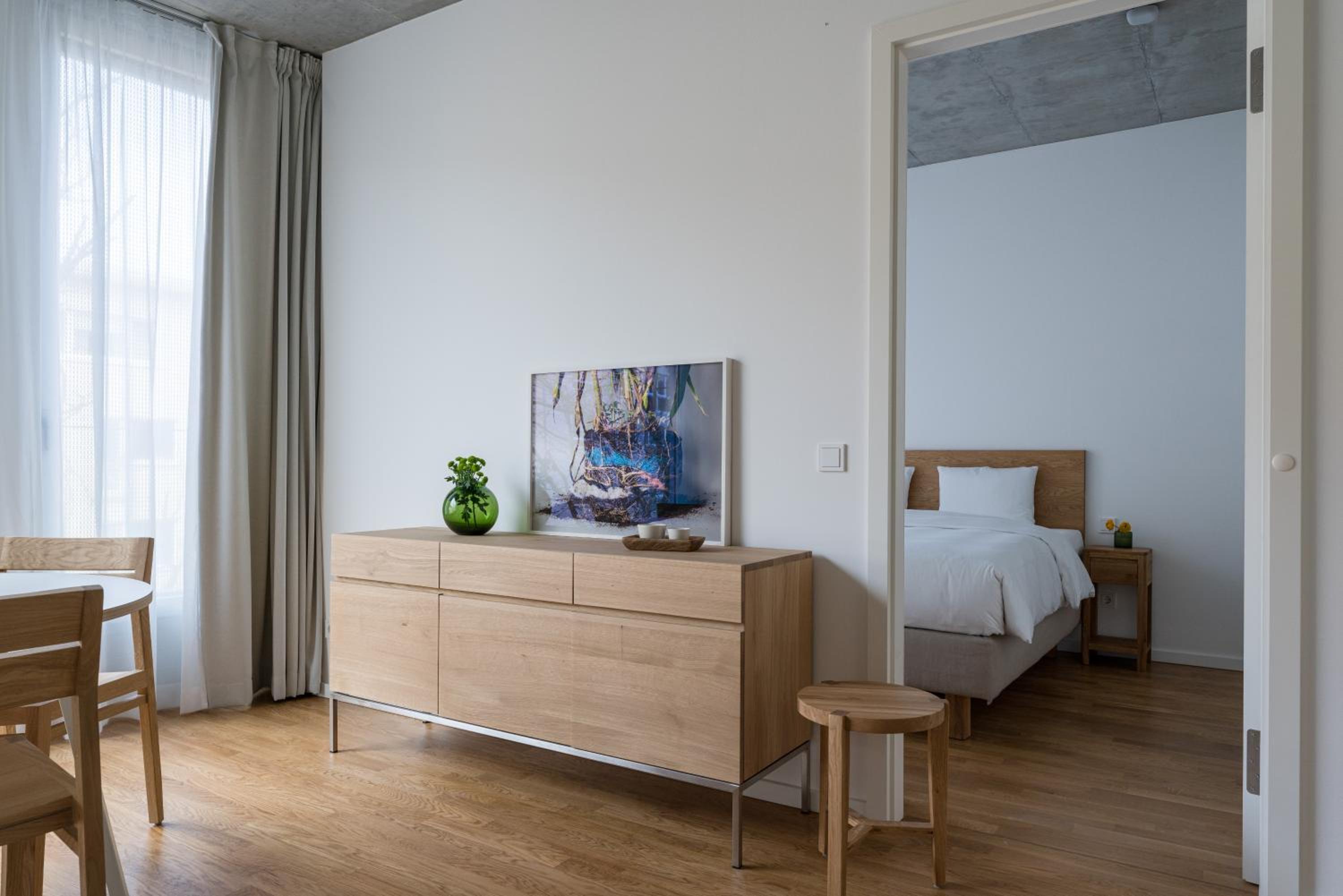Carlotta Apartments