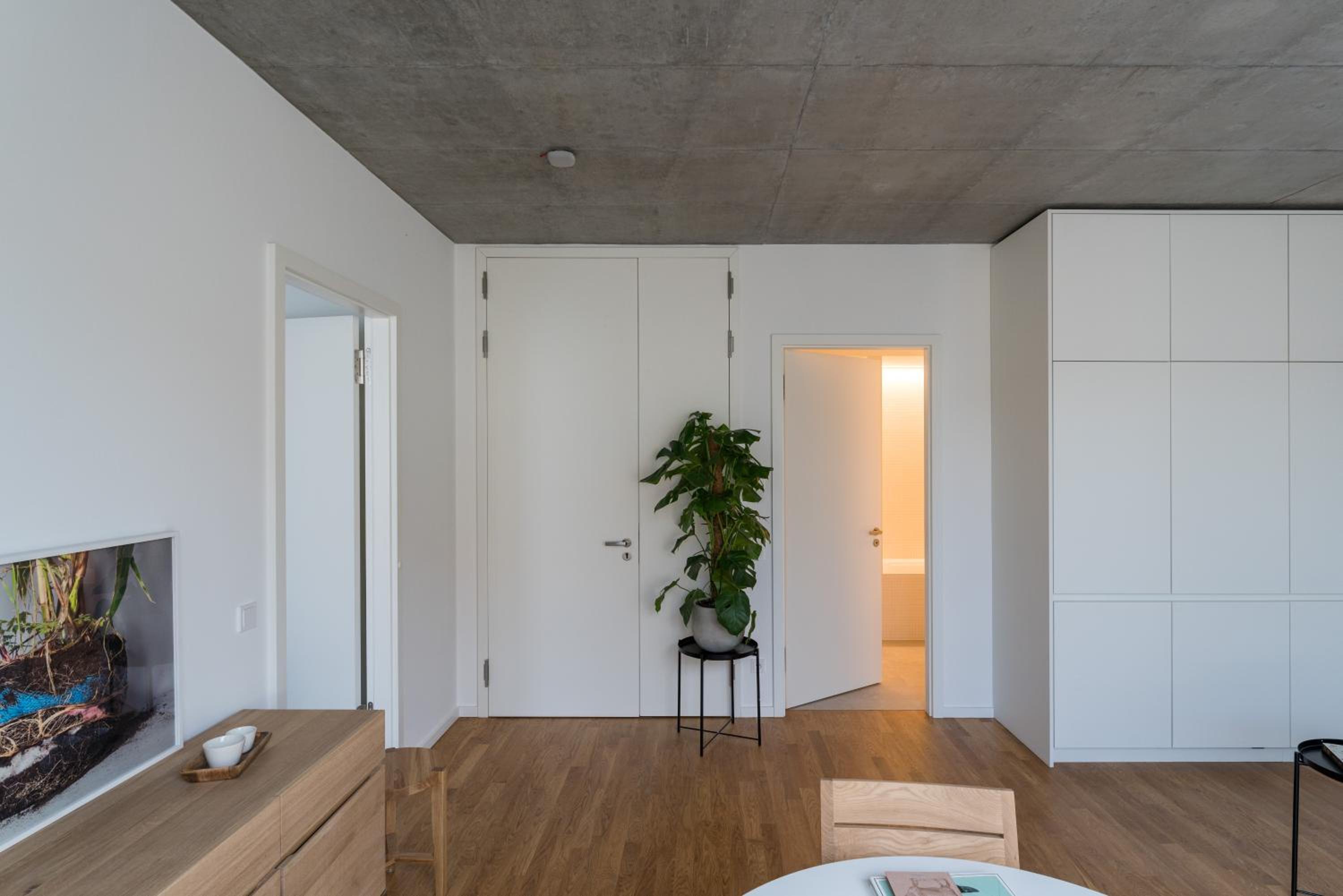 Carlotta Apartments