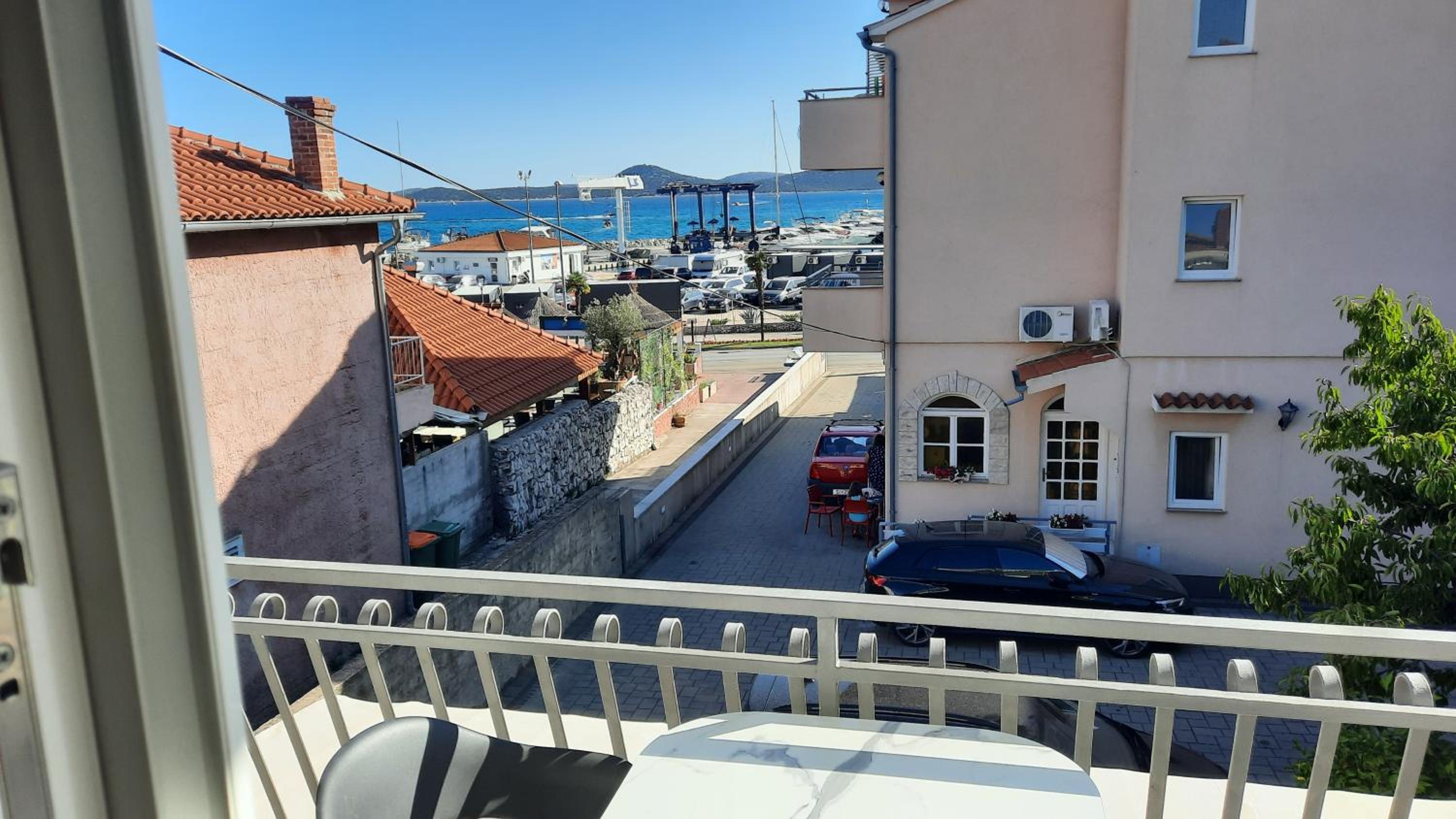 Luxury Apartments Marina View