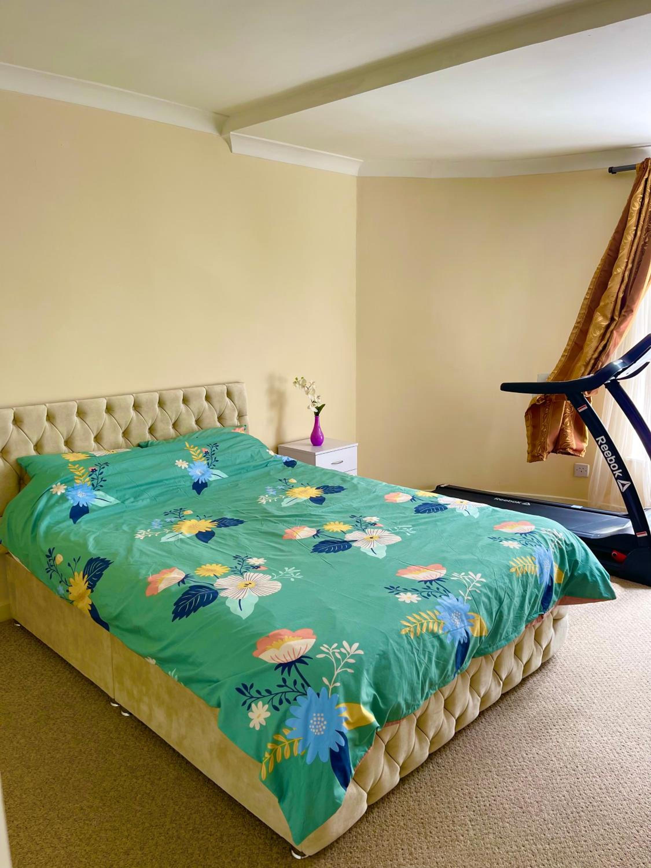 1 bedroom apartment near Hyde Park view 2
