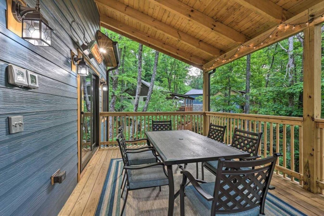 Sprawling Blowing Rock Escape with Theater and Hot Tub view 3