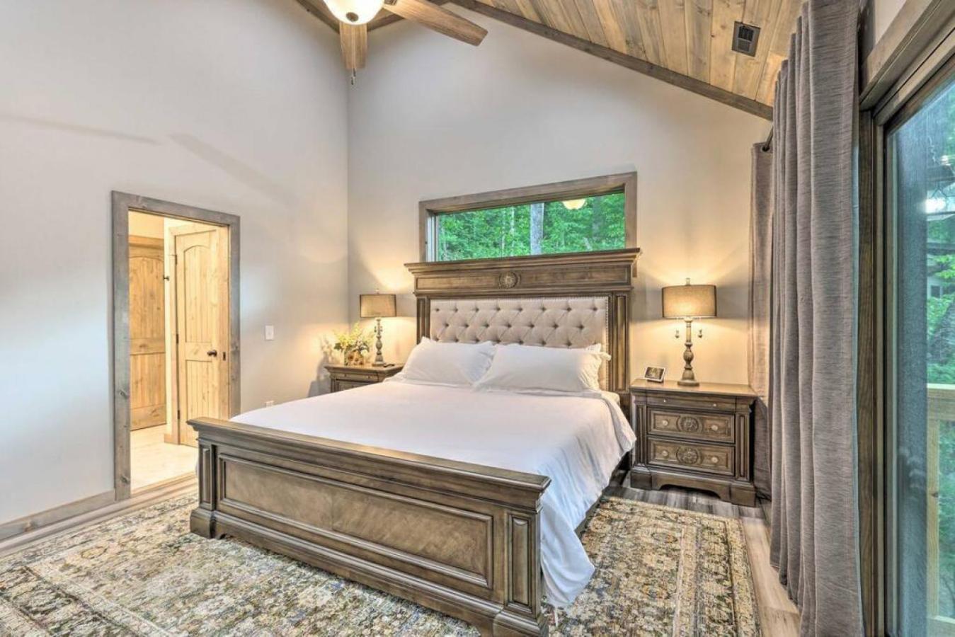 Sprawling Blowing Rock Escape with Theater and Hot Tub view 4