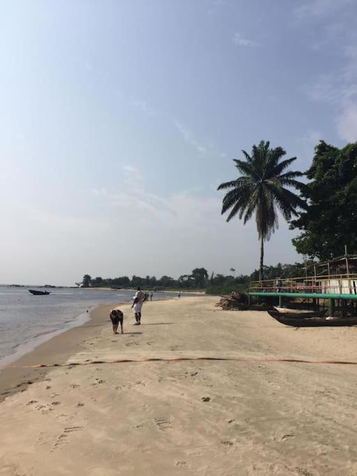 Deux-Palmes-Kribi, proche de la plage, confortable et adapté aux familles