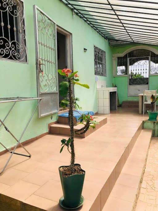 Deux-Palmes-Kribi, proche de la plage, confortable et adapté aux familles
