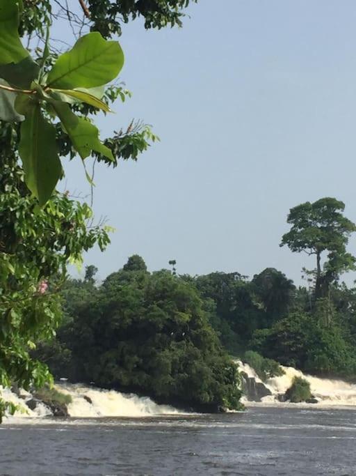 Deux-Palmes-Kribi, proche de la plage, confortable et adapté aux familles