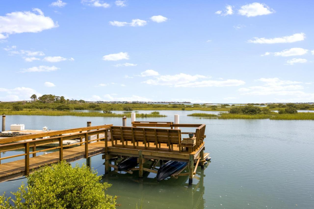 Bella Vista Waterfront Villa view 2