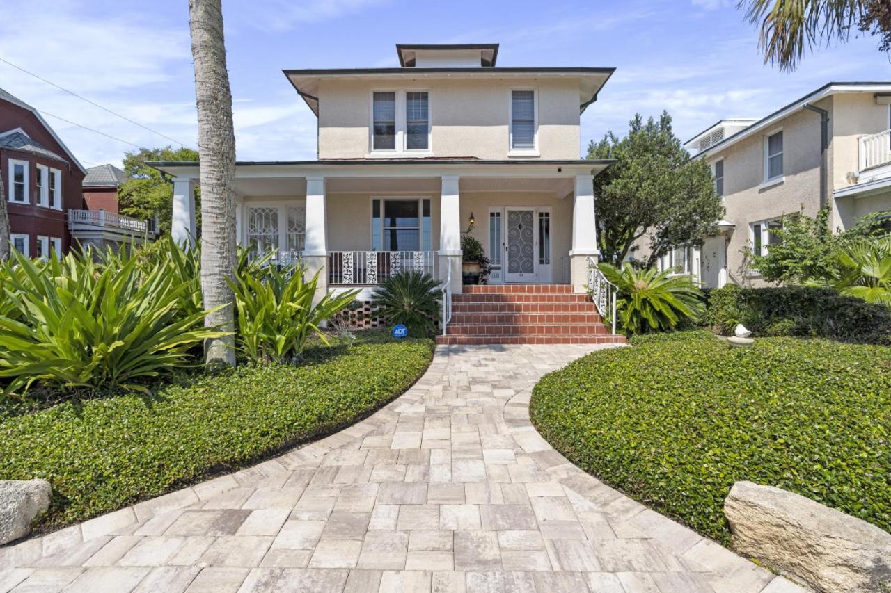 Bella Vista Waterfront Villa view 4