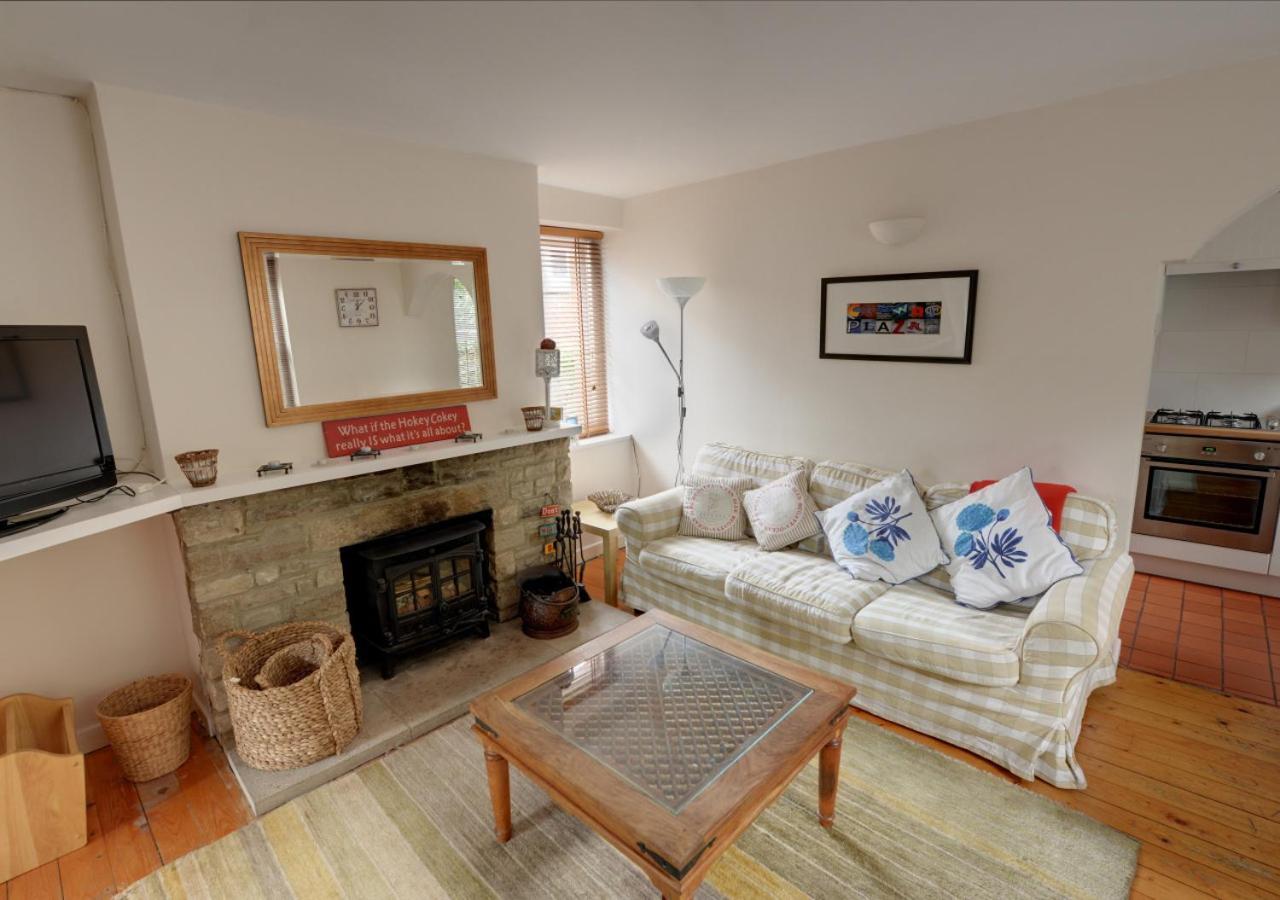 3 Bed in Swanage oc-wy272 view 4