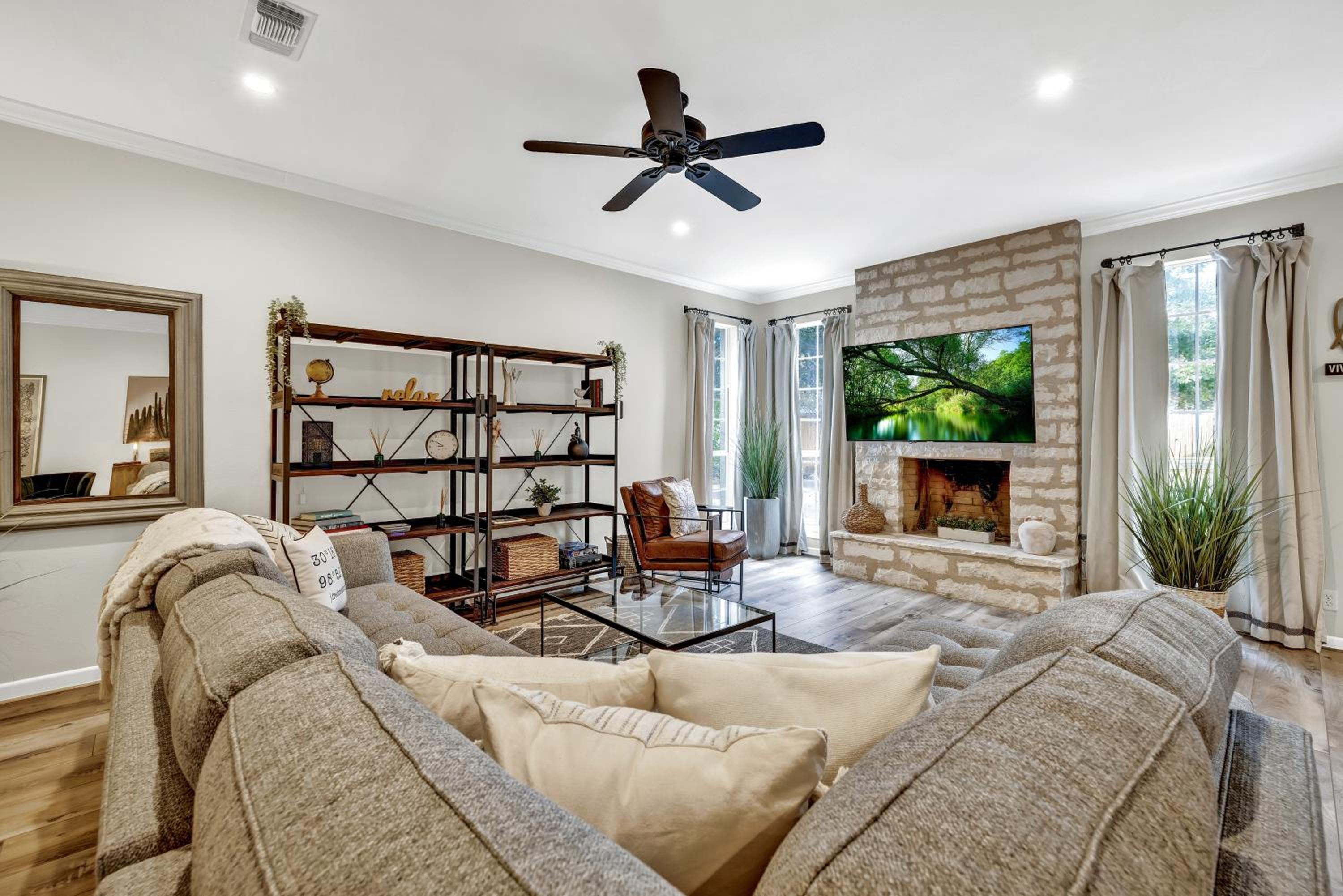 Amazing Haus with Fire Pit! - 2 Mins to Main St! view 5