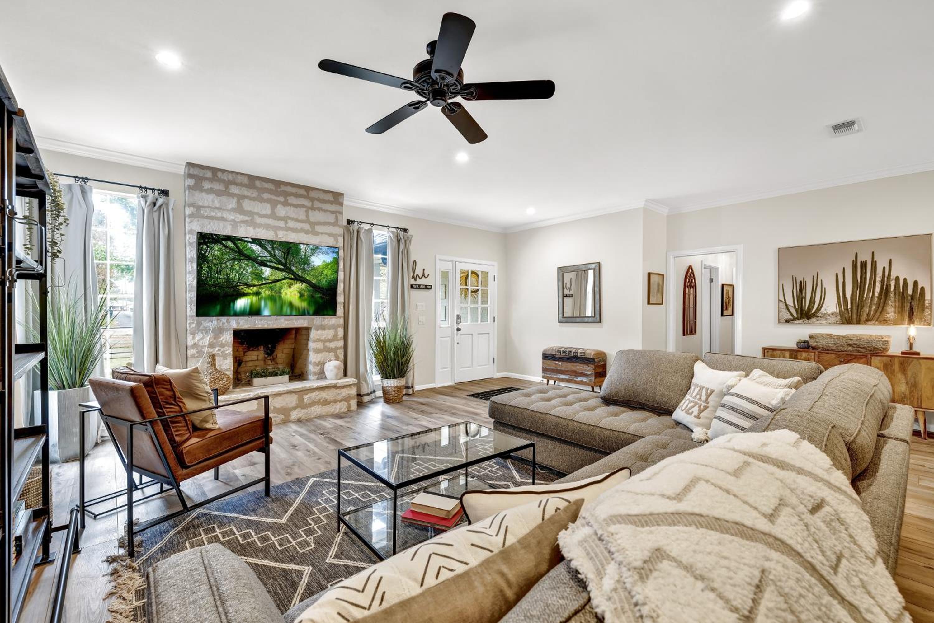 Amazing Haus with Fire Pit! - 2 Mins to Main St! view 4