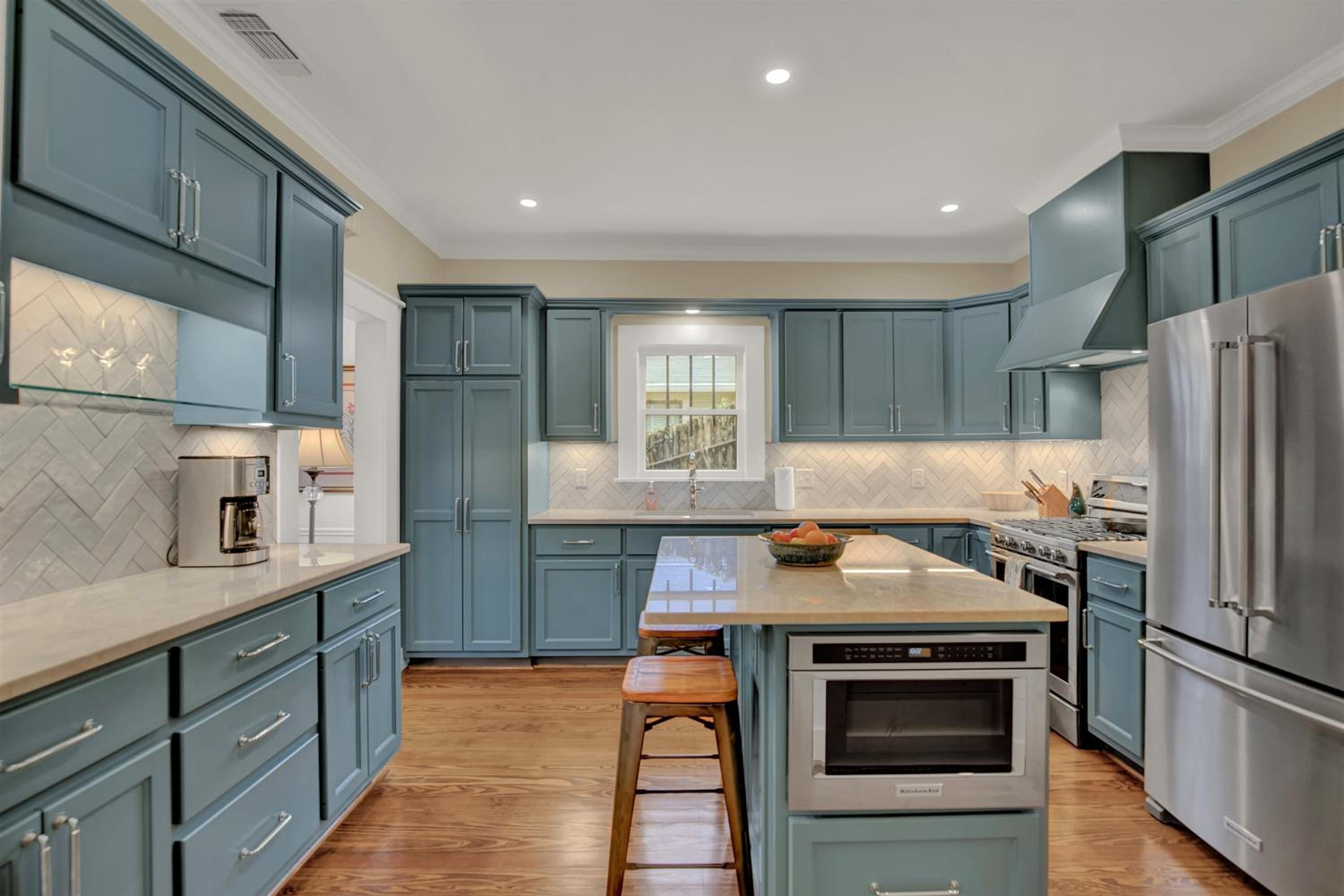 Charming Craftsman Home!-2 BLKS from Main St!