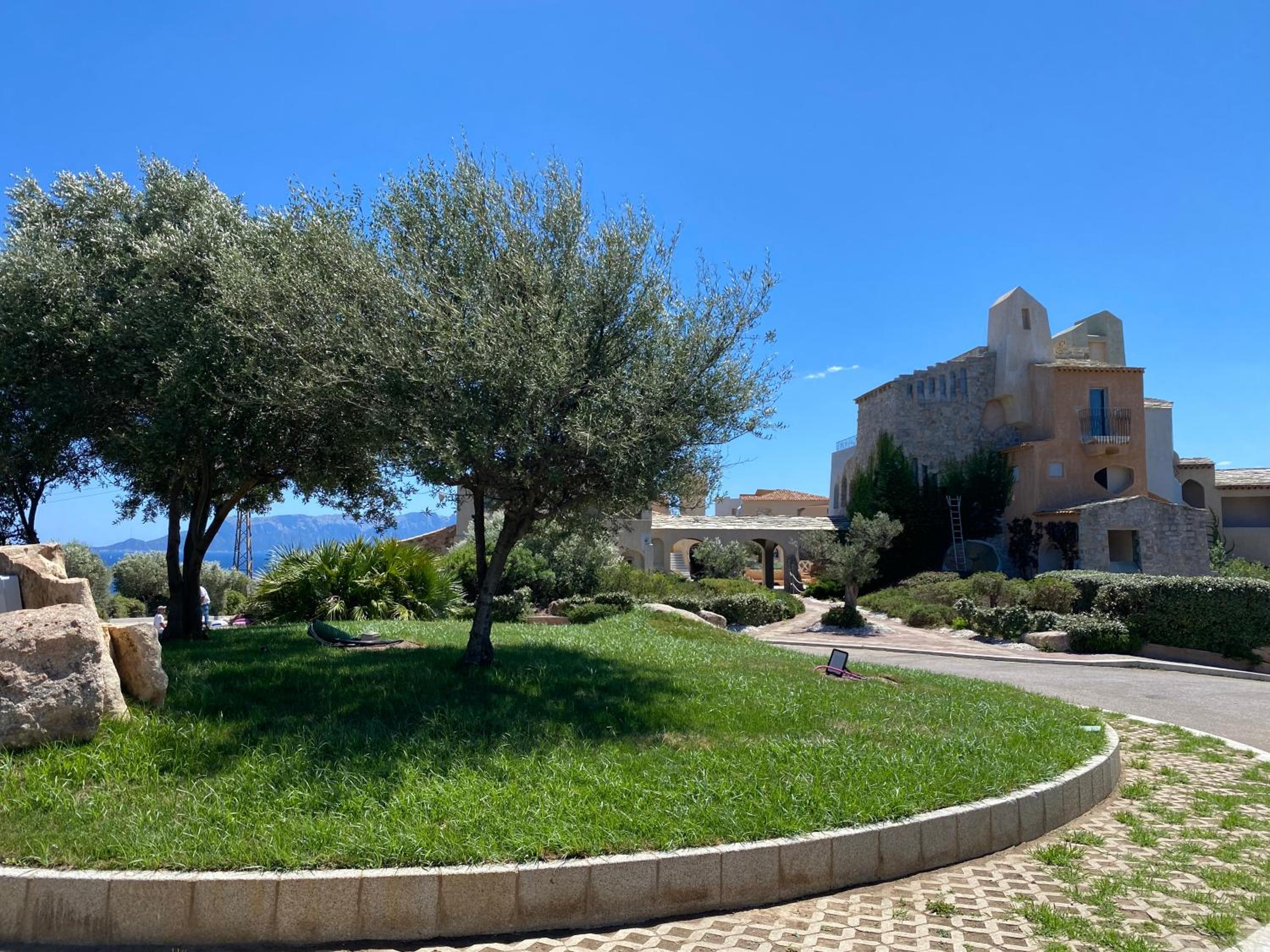 Hotel Sardinia Art House - Image 1