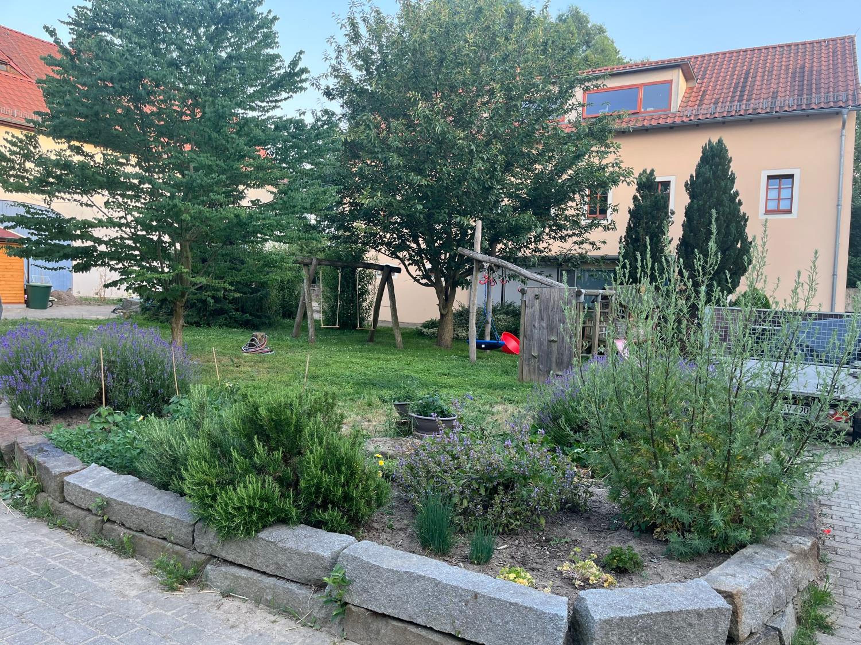 stilvolle Dachgeschoss-Wohnung in Top-Lage