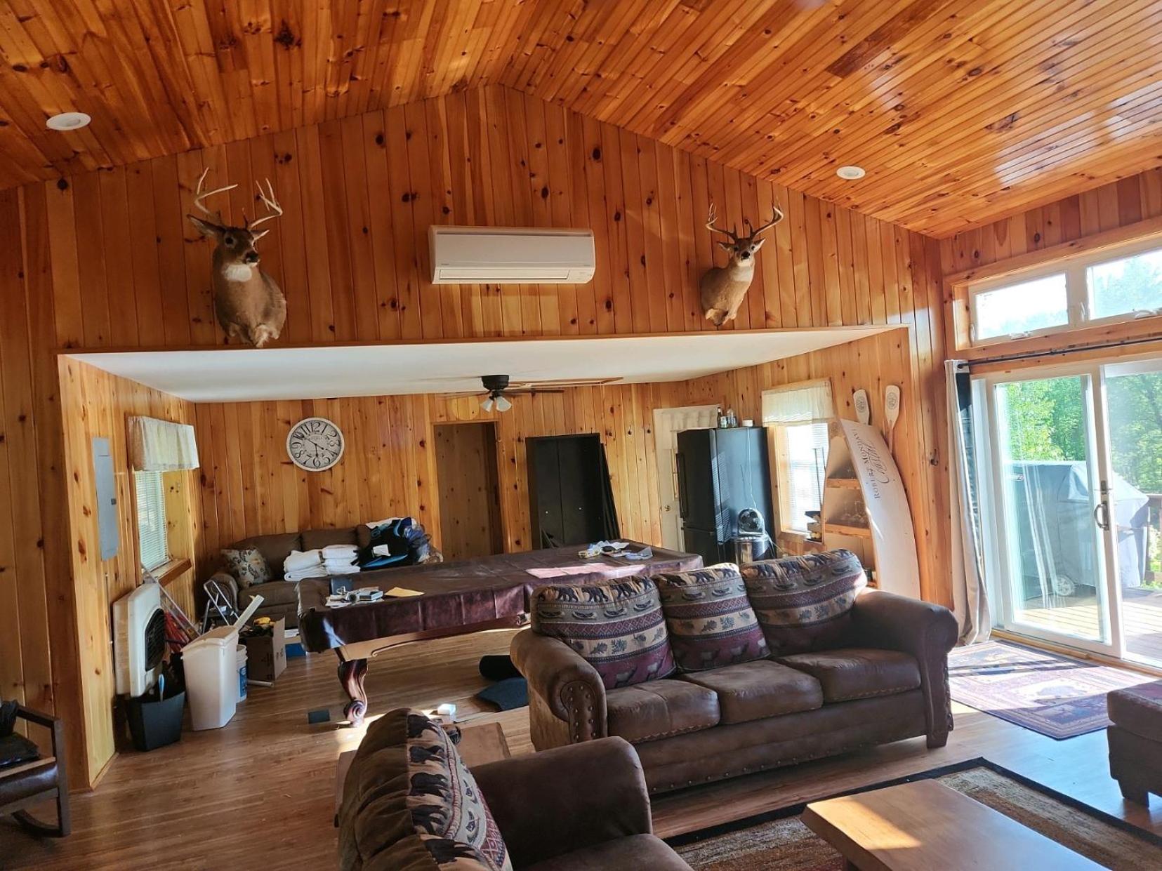 Spacious 5 Bedroom Cabin with Riverview & Black Lake Access