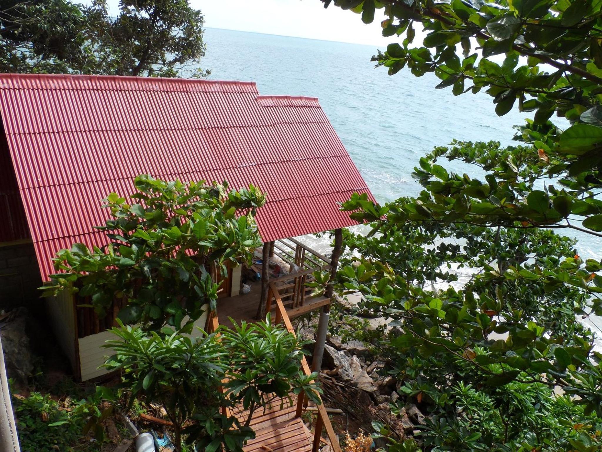 Jungle Hill Beach Bungalow