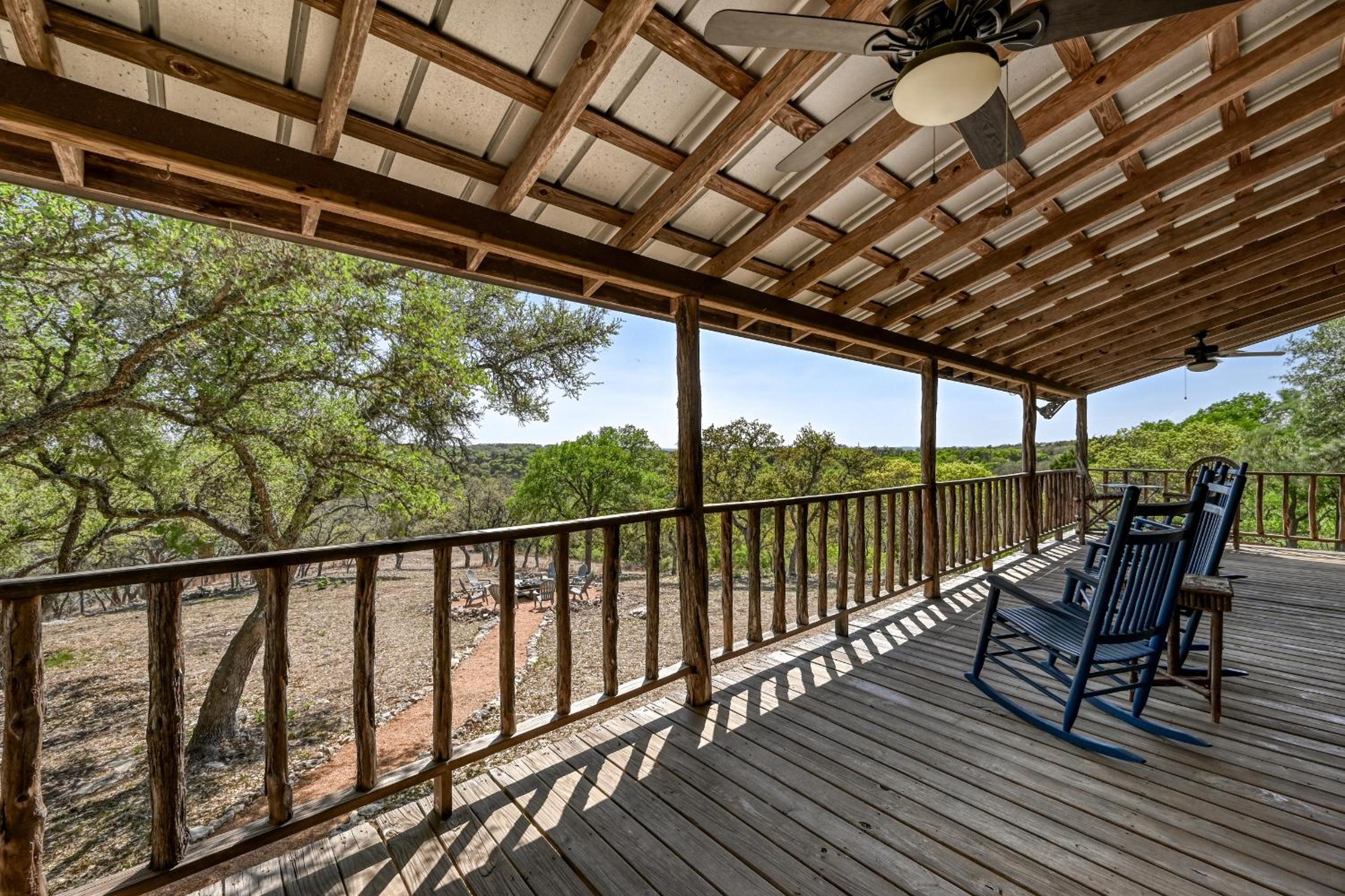 Luxury 23-acre Ranch With Hottub Near AlamoSprings view 3