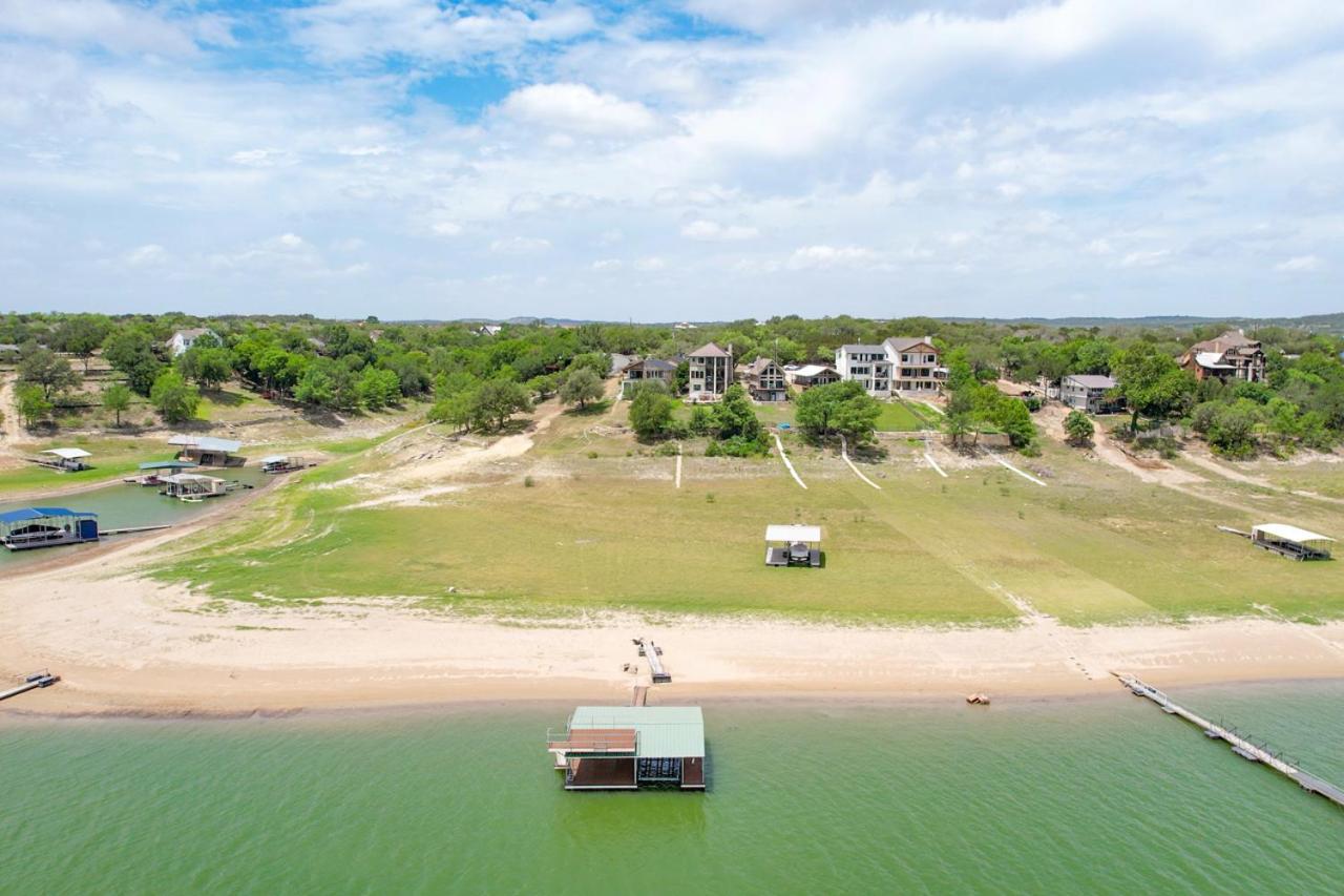 Luxury Lakefront Home-Private Dock - Dipping Pool! - Property Image 23