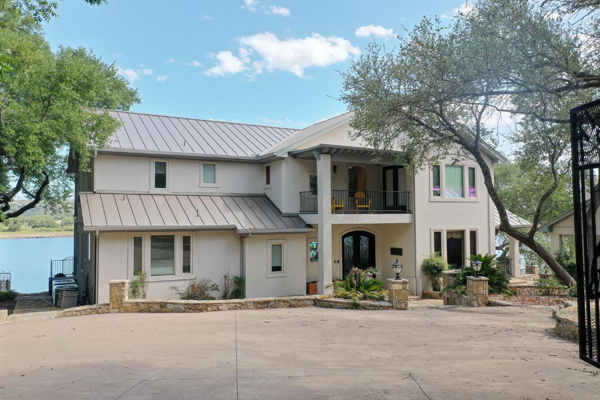 Lakefront Luxury-Breathtaking Views-Games-Firepit view 4