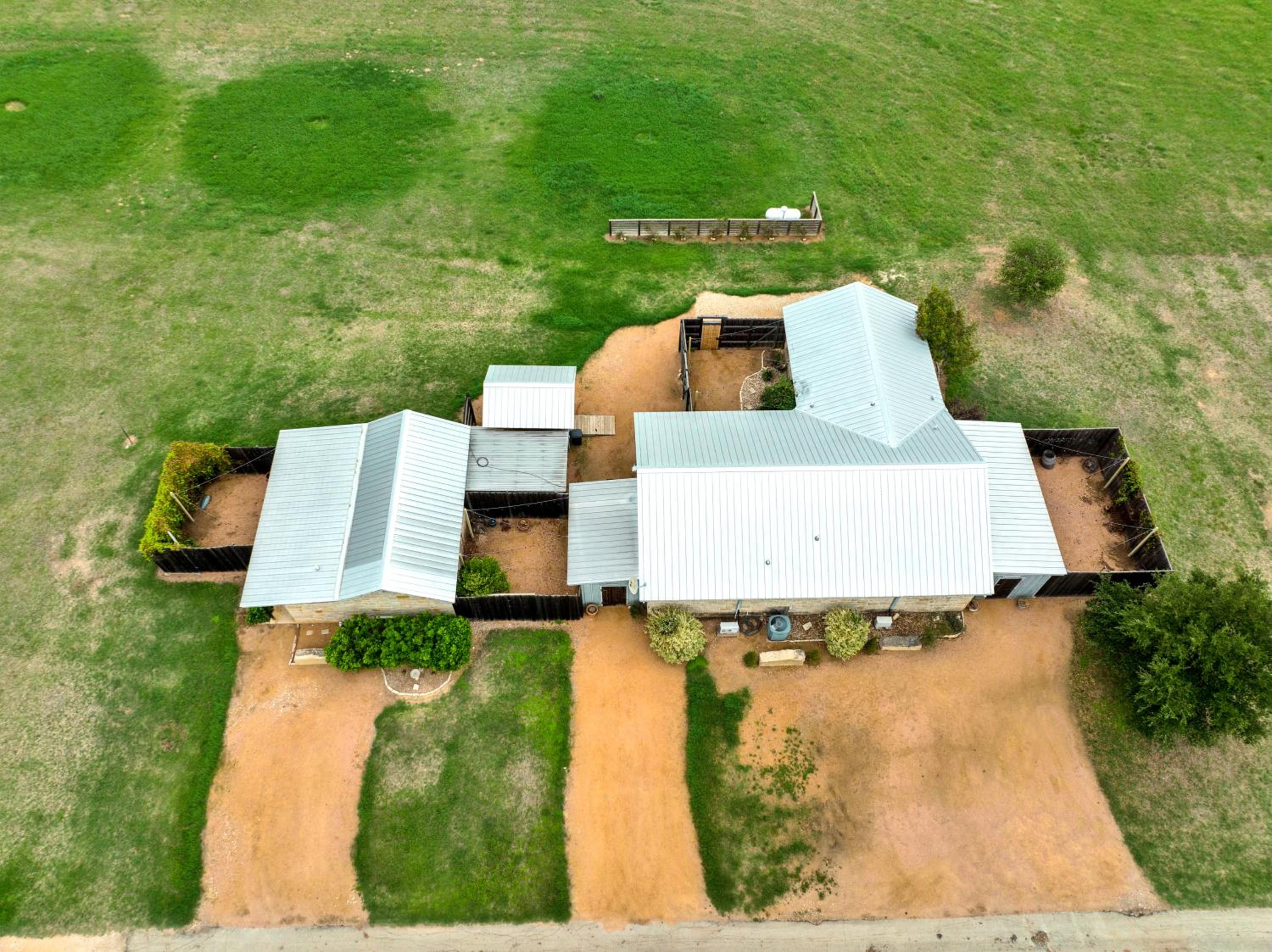Private Luxury Retreat with Hot Tub 10mins To Fred! view 3