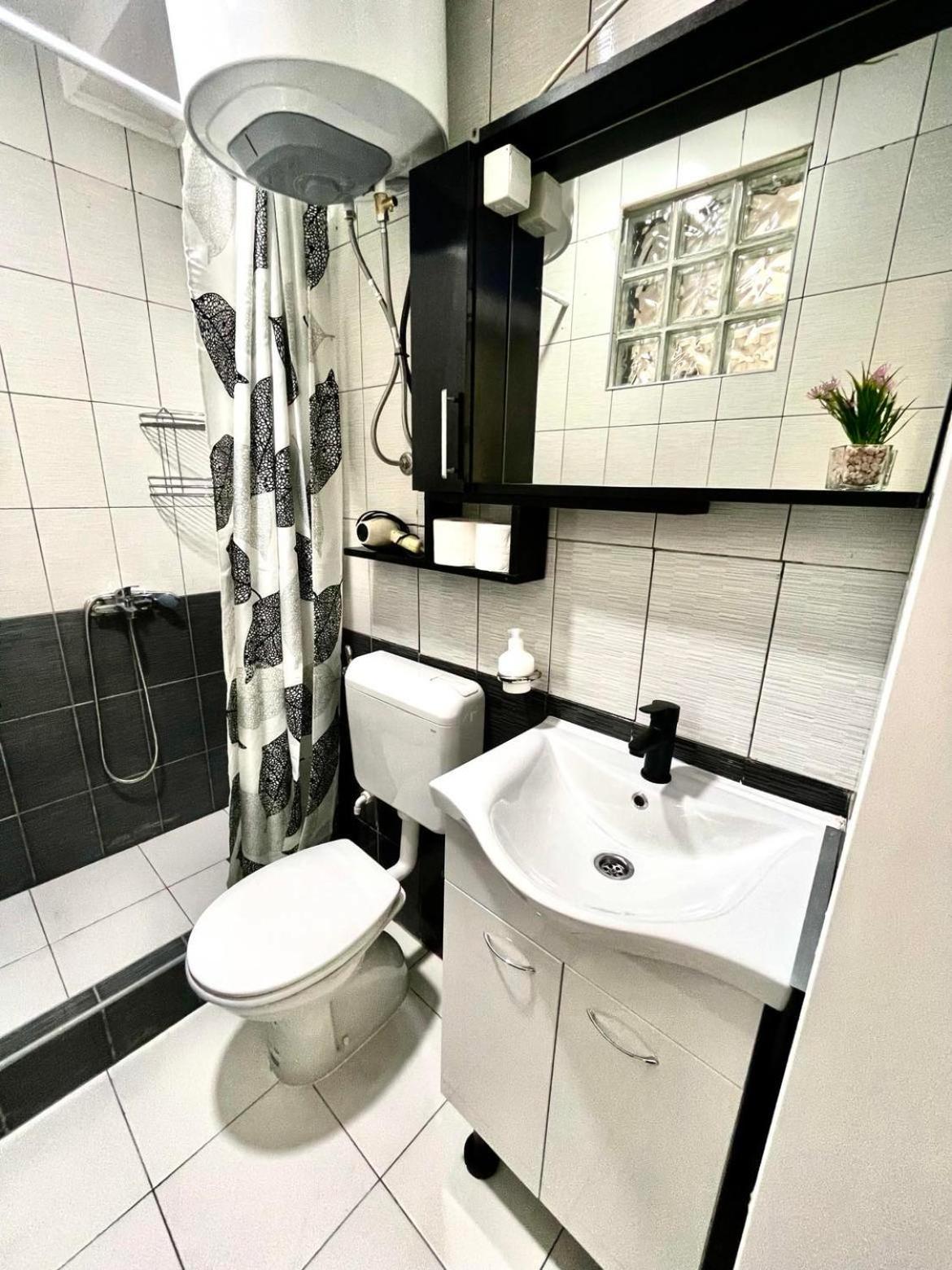 Apartment Adel