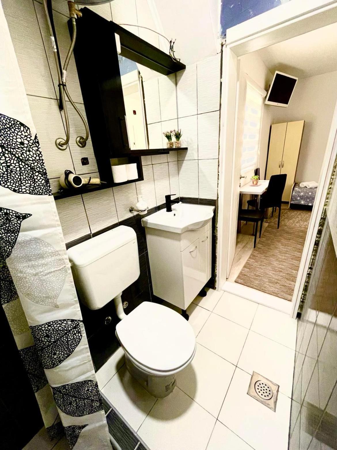 Apartment Adel