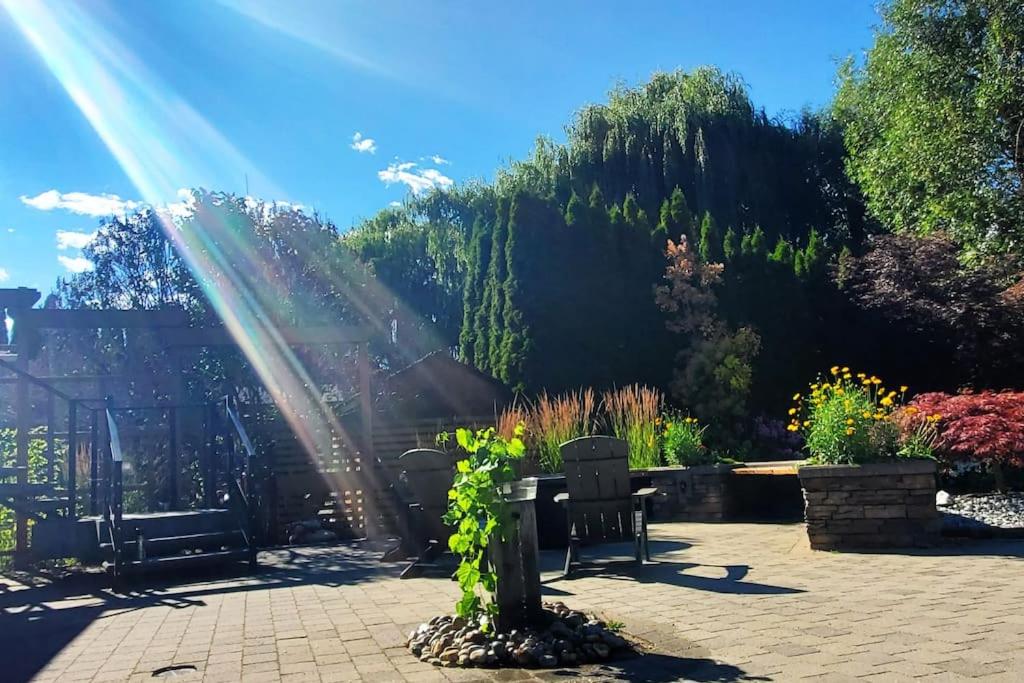 Waterfront Oasis with Pool, Hot Tub & Pet Friendly - Image 2