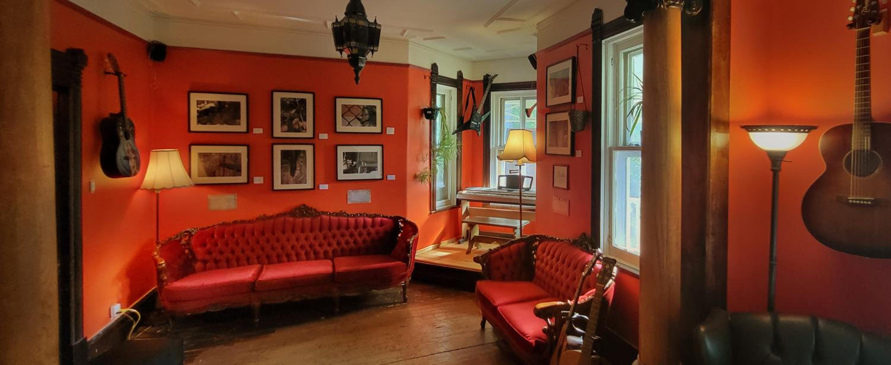 Le Salon des Inconnus