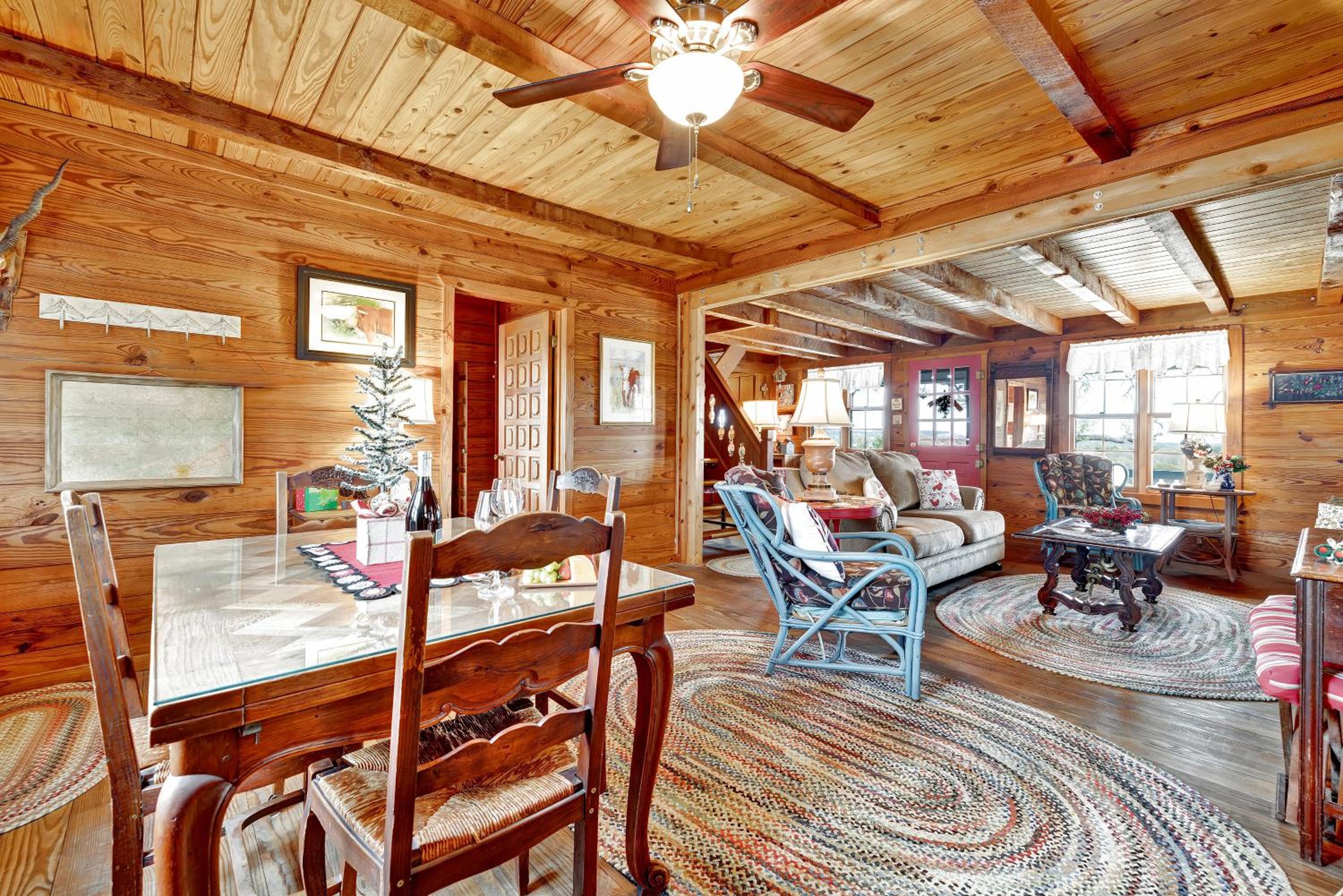 Das Liebe Haus- Peaceful-12 mi to Downtown Fred view 4