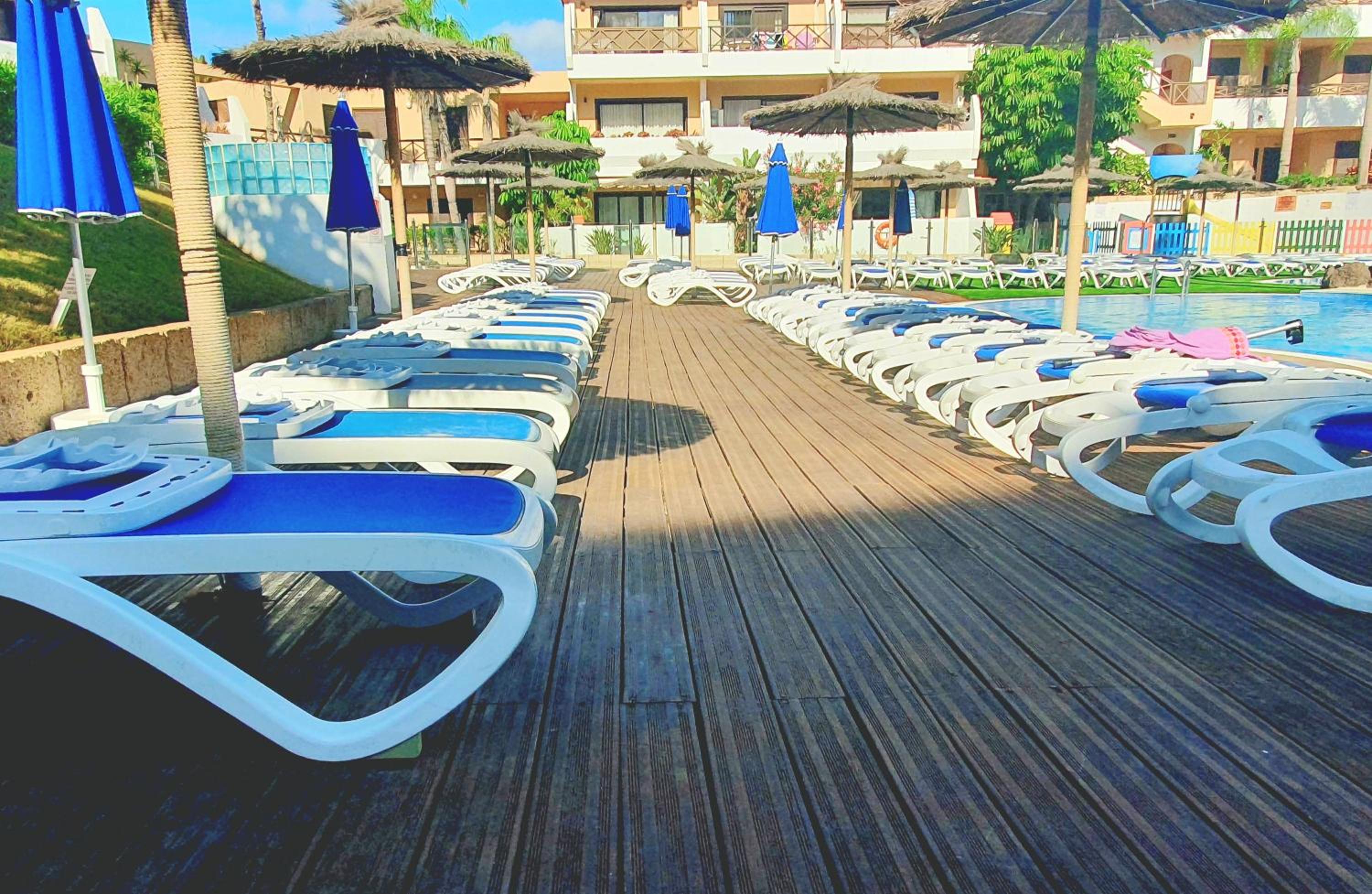 Spacious apartment with private garden in Tenerife south