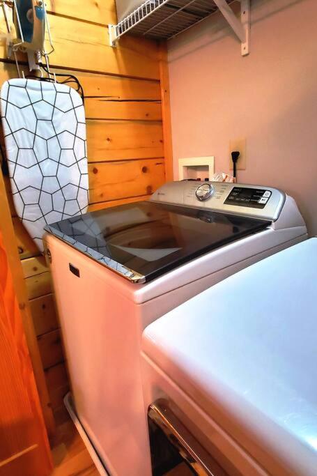 Charming Cabin with Game Room & Firepit