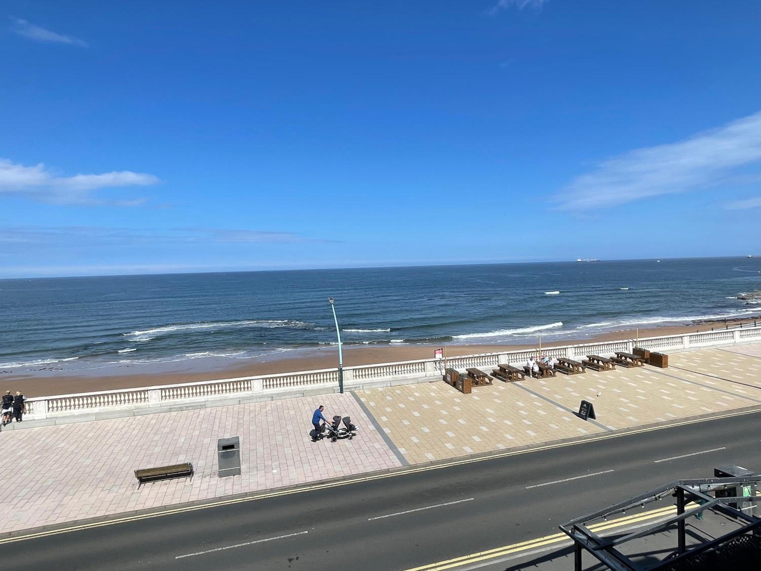 Seaviews Apartment 1, Whitley Bay Sea Front view 4